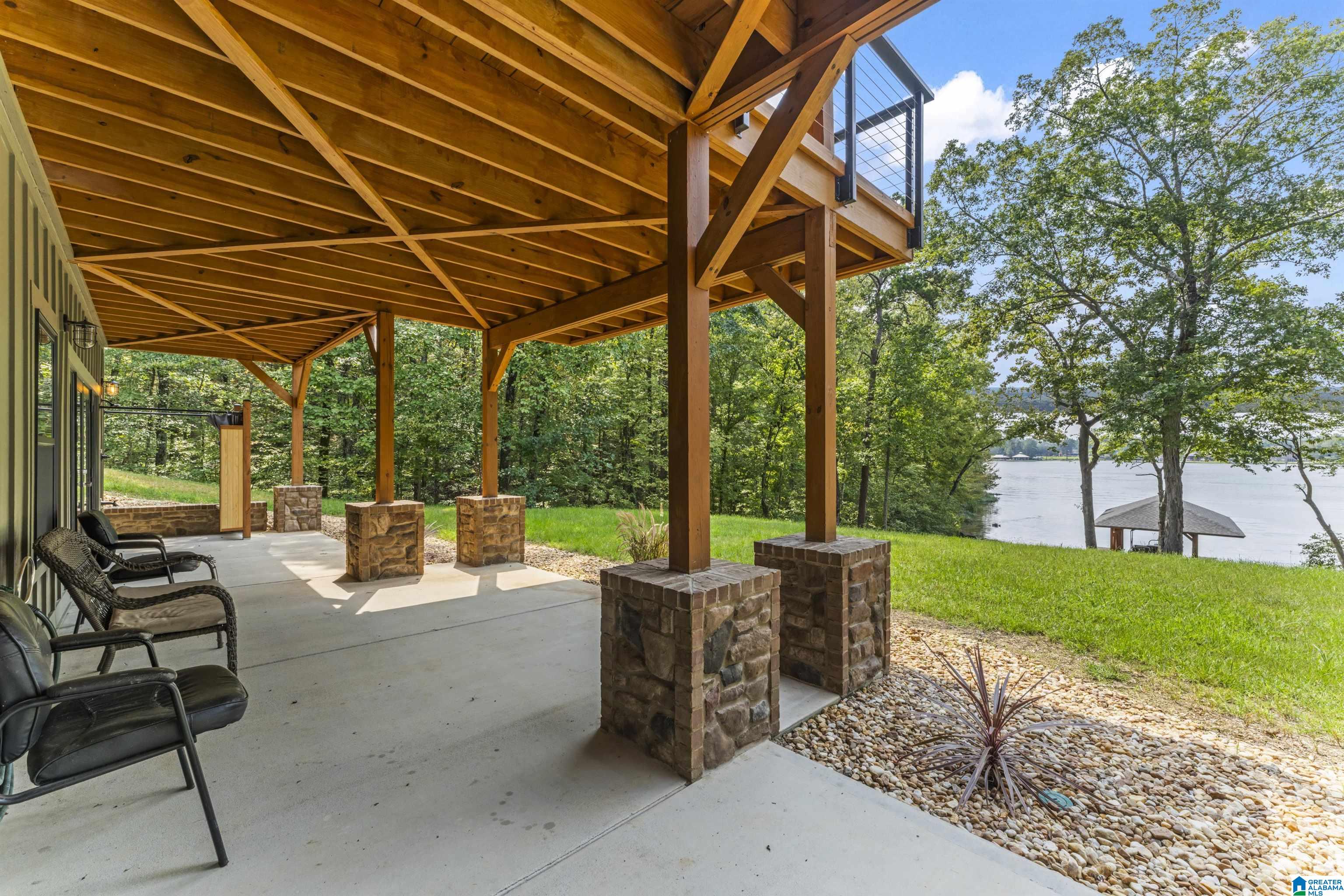 Homes for sale in Sylacauga, AL | 341 Boathouse Circle, Sylacauga, AL 35151 | MLS# 21446992