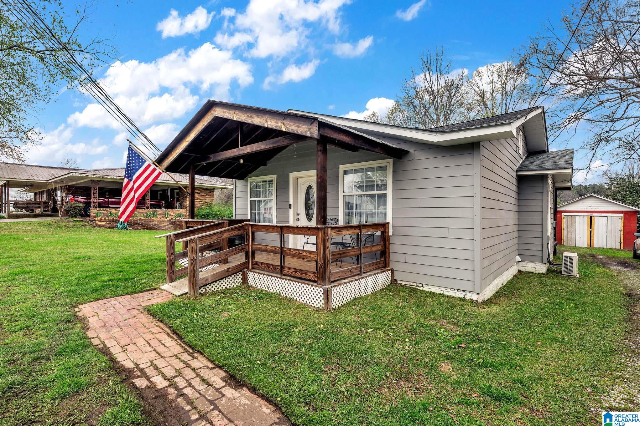 Homes for sale in Hanceville, AL | 606 Blountsville Street Ne, Hanceville, AL 35077 | MLS# 21447032