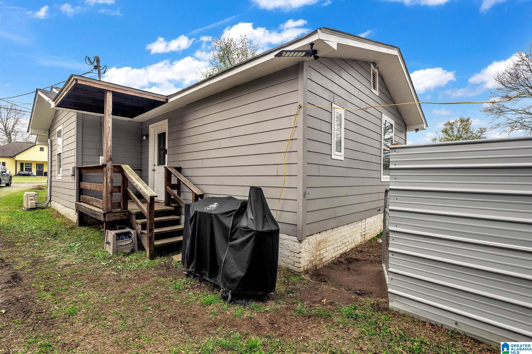 Homes for sale in Hanceville, AL | 606 Blountsville Street Ne, Hanceville, AL 35077 | MLS# 21447032