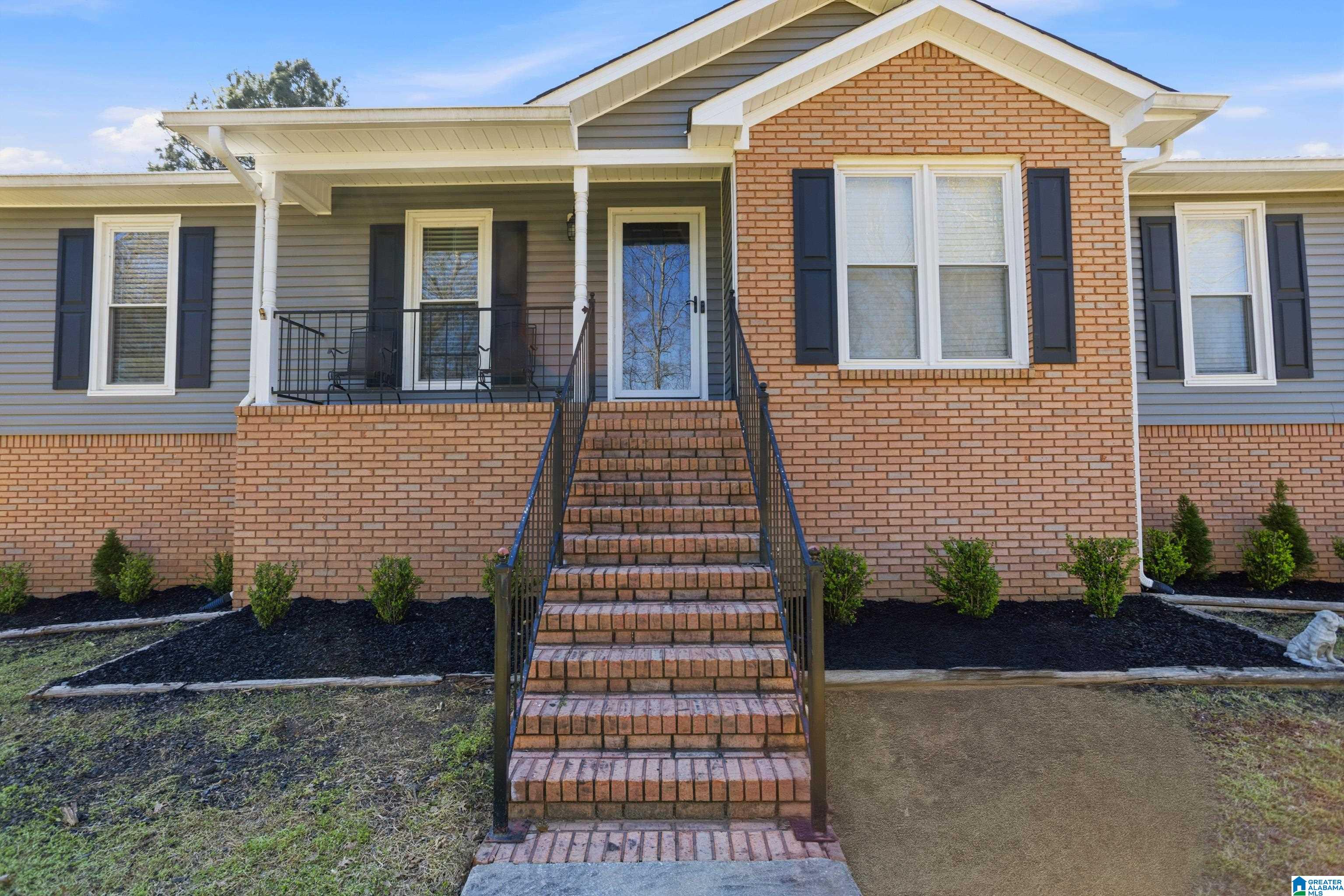 Homes for sale in Helena, AL | 201 Cloverleaf Circle, Helena, AL 35080 | MLS# 21447034