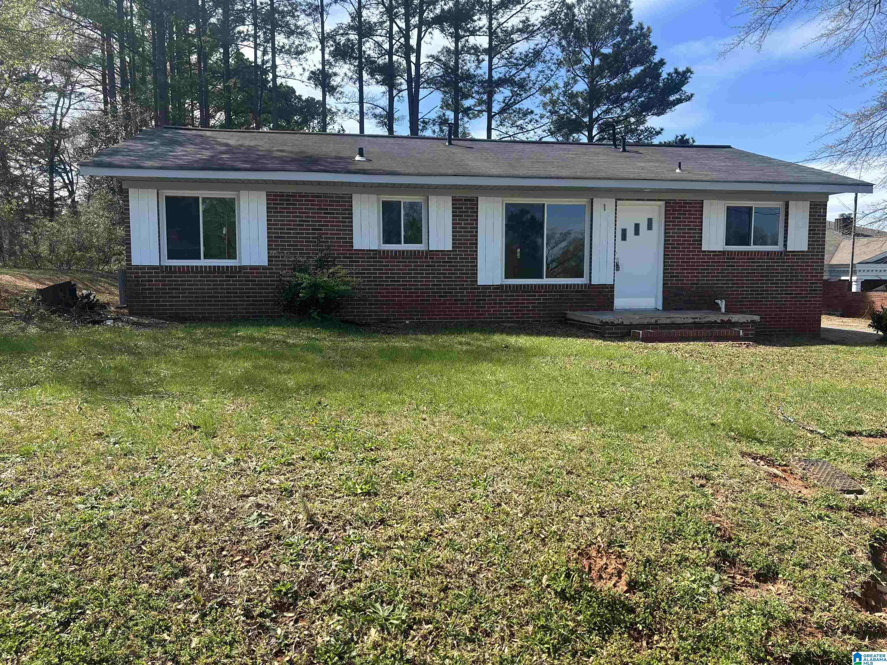 1st image of 1 S Hammett Avenue, Sylacauga, AL 35150 | MLS# 21447078