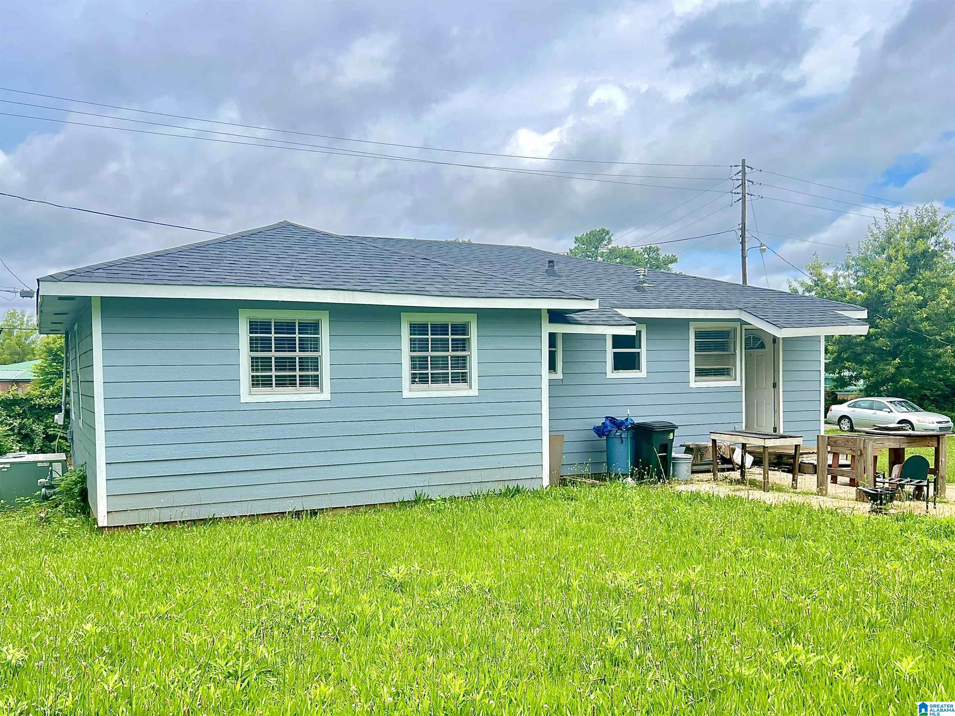Photo 3 of Single family home for sale at 2839 31st Street Sw, Birmingham, AL 35211 | MLS# 21447089 | Listing updated on 2026-05-15