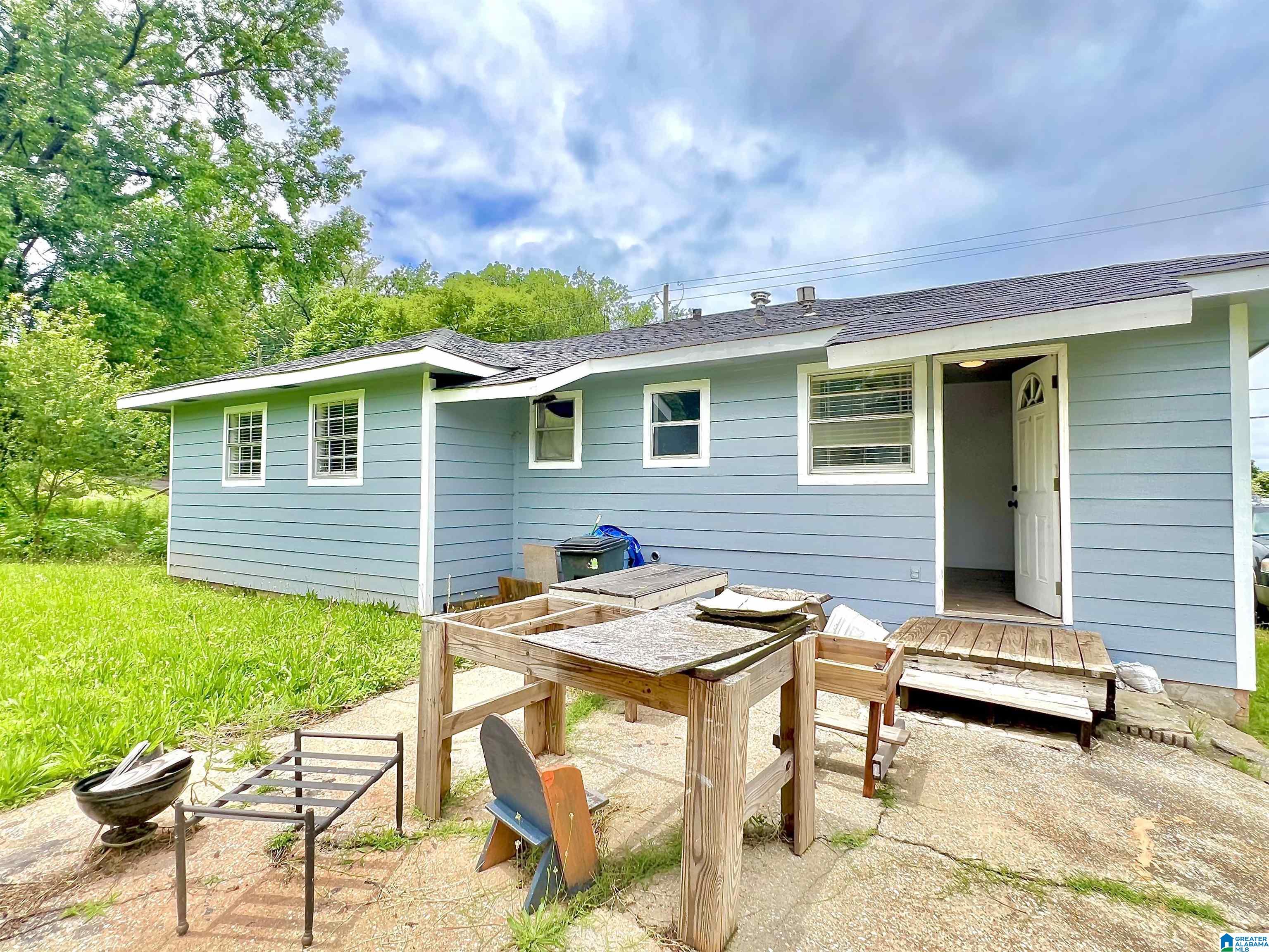 Photo 3 of Single family home for sale at 2839 31st Street SW, Birmingham, AL 35211 | MLS# 21447089 | Listing updated on 2026-05-15