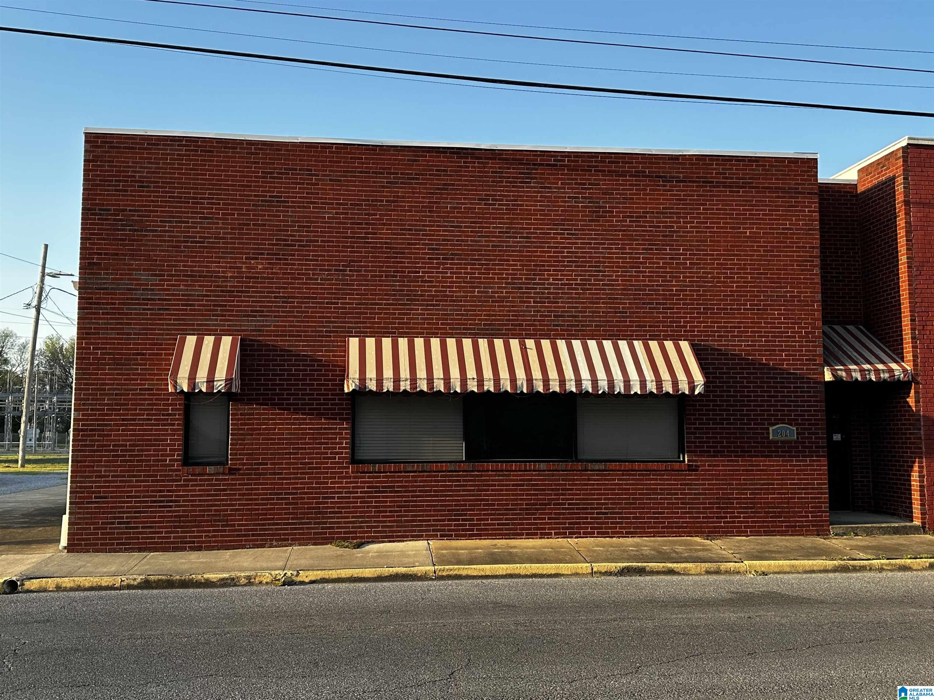 204 W 1ST STREET