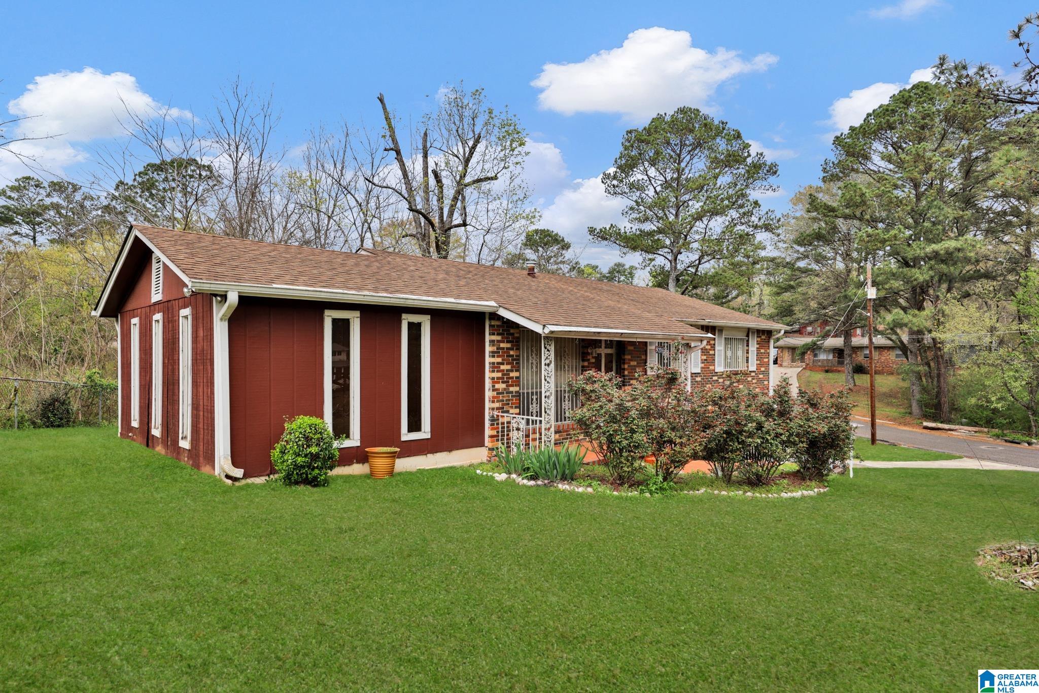 Photo 3 of Single Family Residence at 9208 Airport Rd, Birmingham, AL 35217 | MLS# 21447275 |  | Sold on 2026-04-17