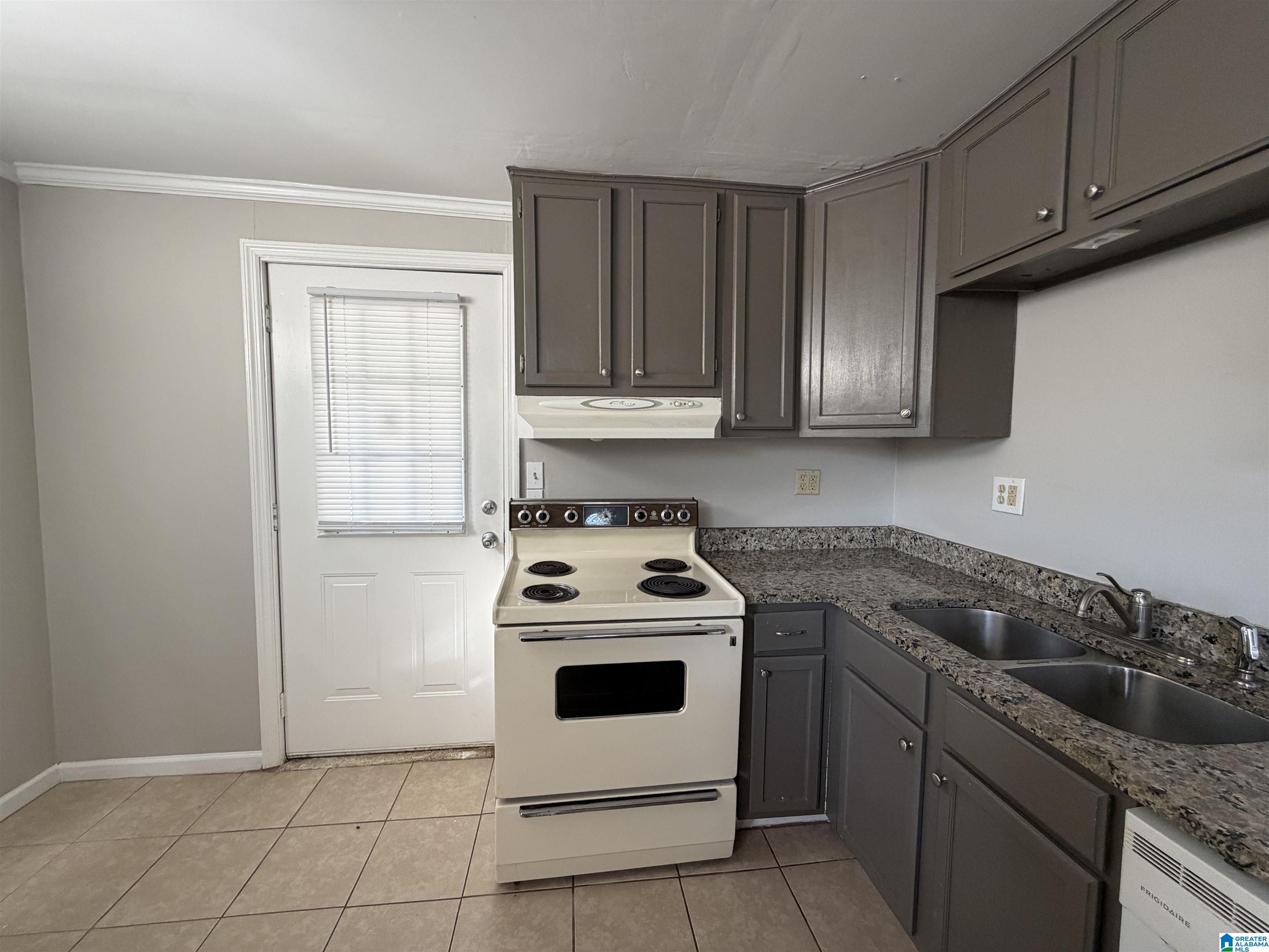 Homes for sale in Birmingham, AL | 1649 Riderwood Trail, Birmingham, AL 35214 | MLS# 21447329