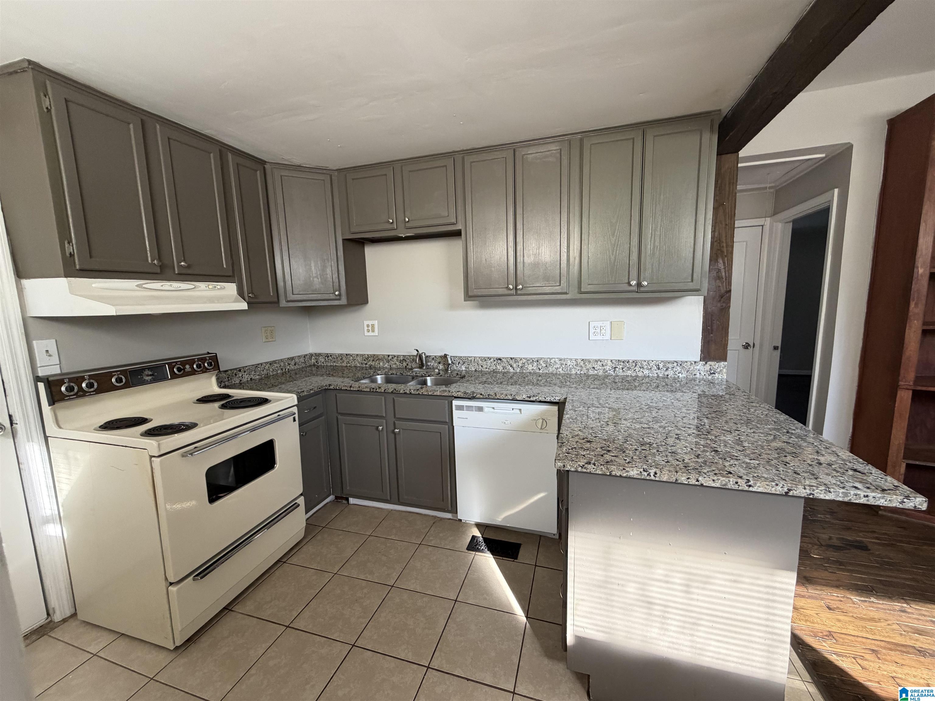 Homes for sale in Birmingham, AL | 1649 Riderwood Trail, Birmingham, AL 35214 | MLS# 21447329