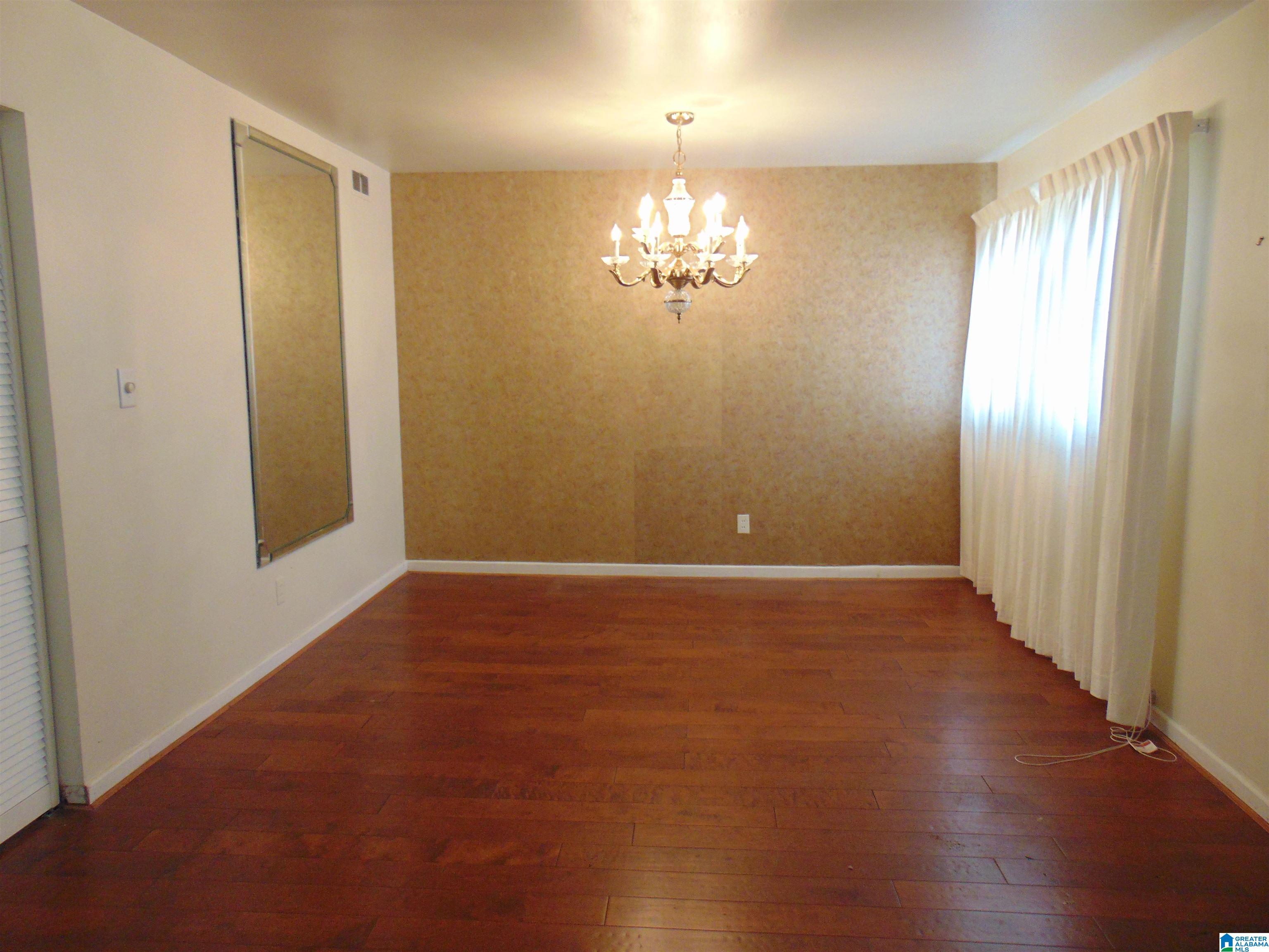 Photo 2 of Single family home for sale at 1532 Maple Ave Sw, Birmingham, AL 35211 | MLS# 21447489 | Listing updated on 2026-07-27