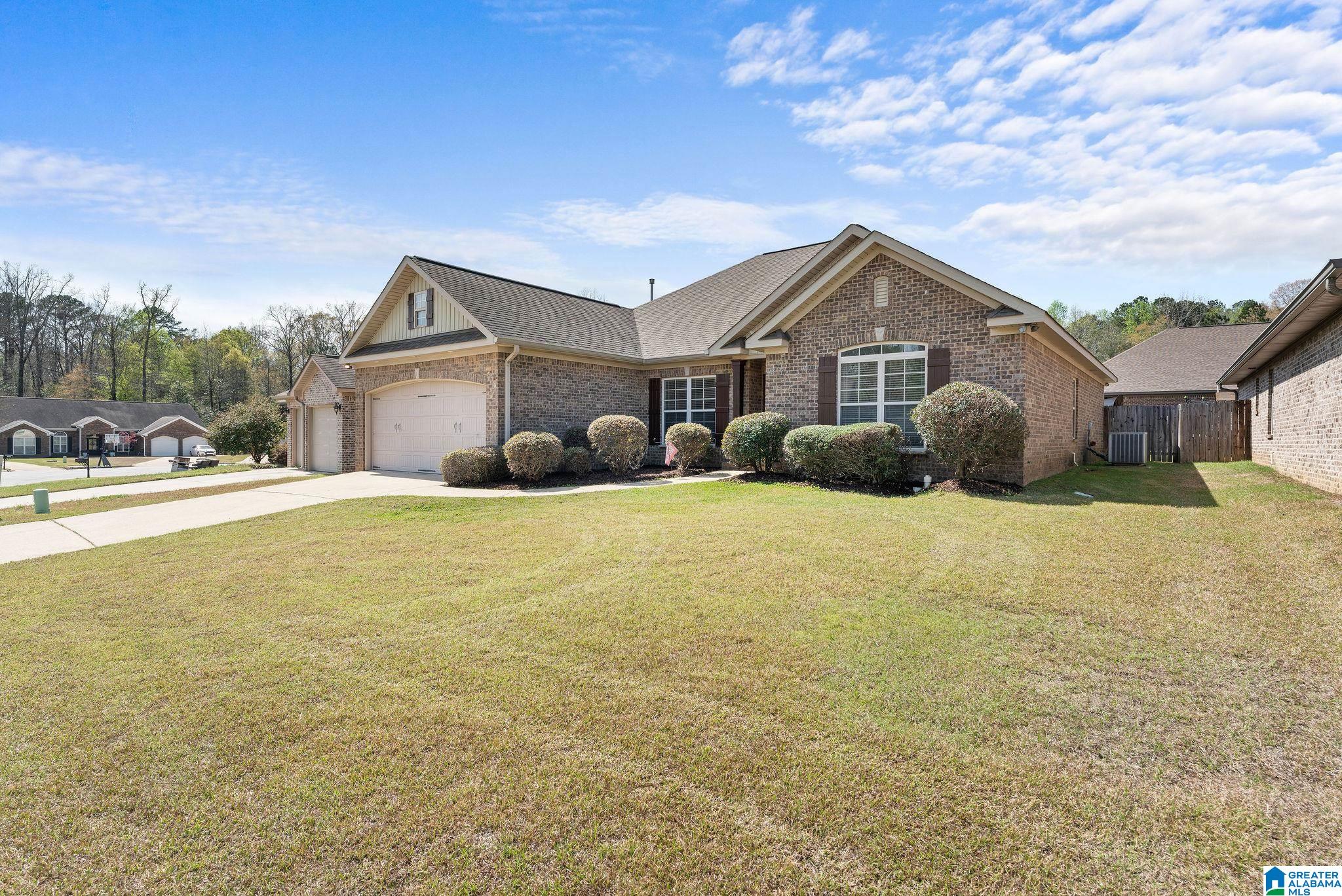 Homes for sale in Northport, AL | 13986 Knoll Pointe Dr, Northport, AL 35475 | MLS# 21447542