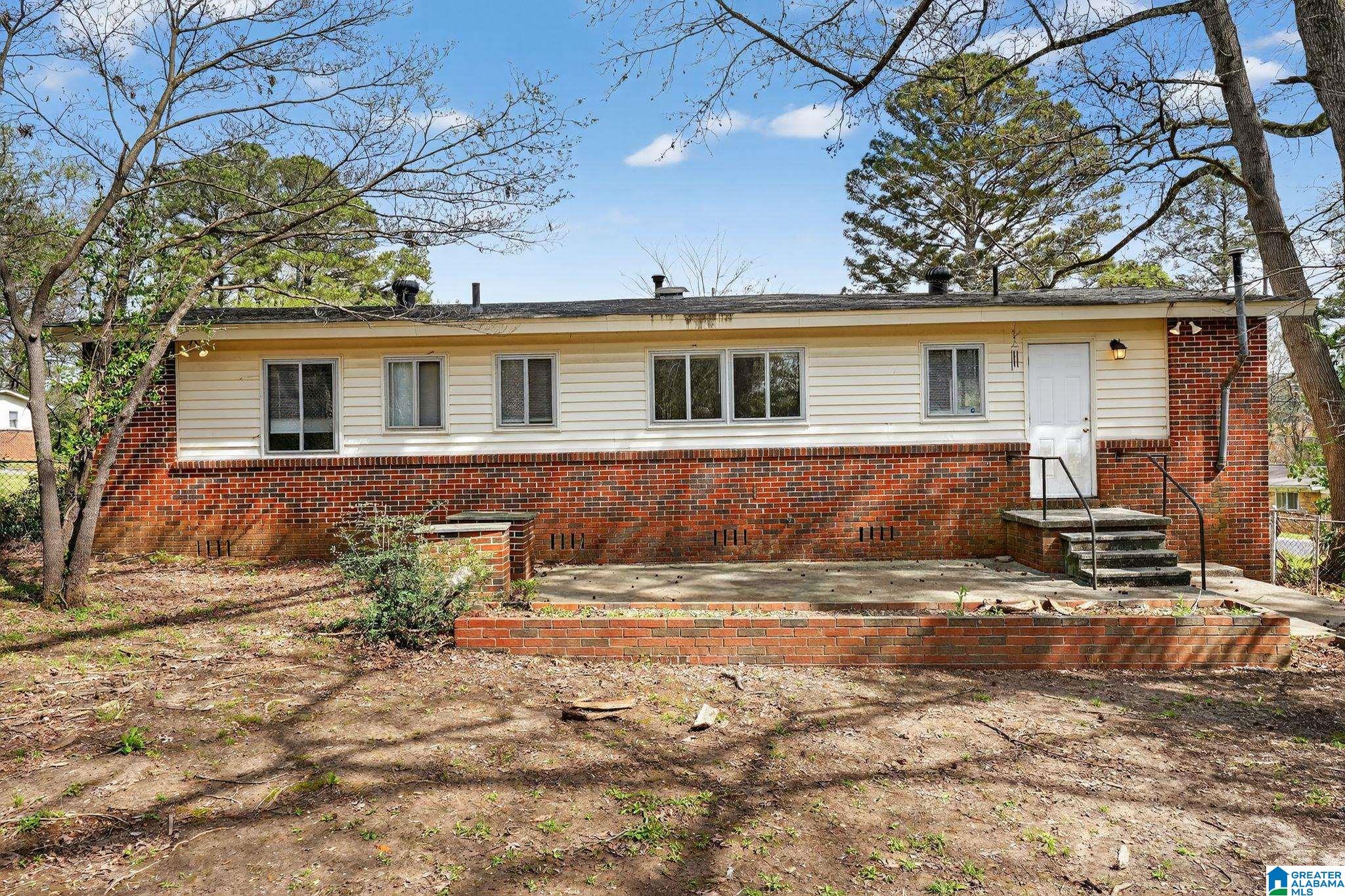 Homes for sale in Birmingham, AL | 204 13Th Avenue Ne, Birmingham, AL 35215 | MLS# 21447586