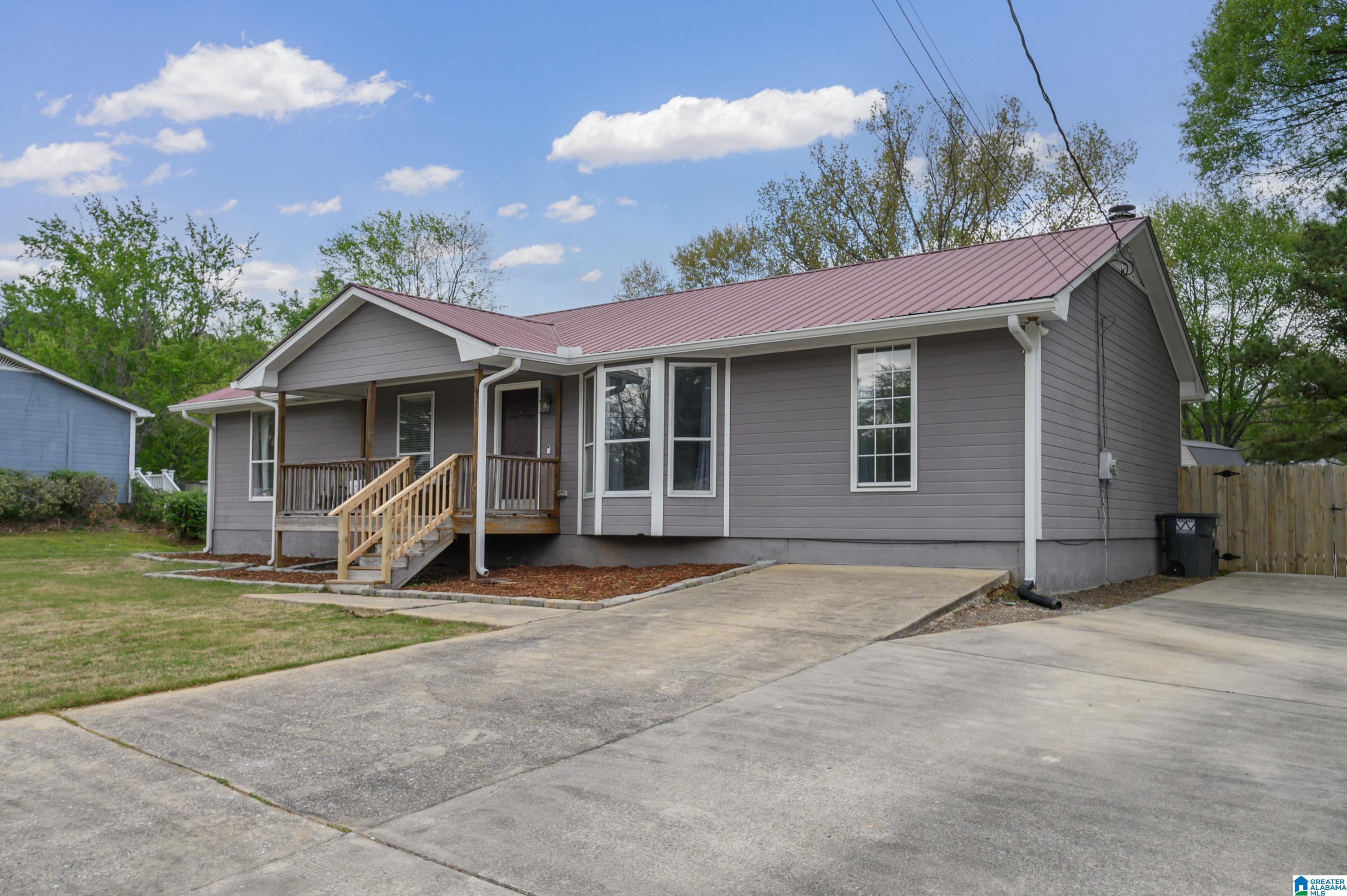 Homes for sale in Gardendale, AL | 6375 Glenview Dr, Gardendale, AL 35071 | MLS# 21447592