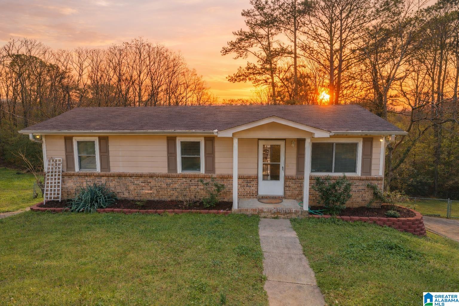 Photo 1 of Single family home for sale at 2105 5th Place Ne, Center Point, AL 35215 | MLS# 21447606 | Listing updated on 2026-09-16