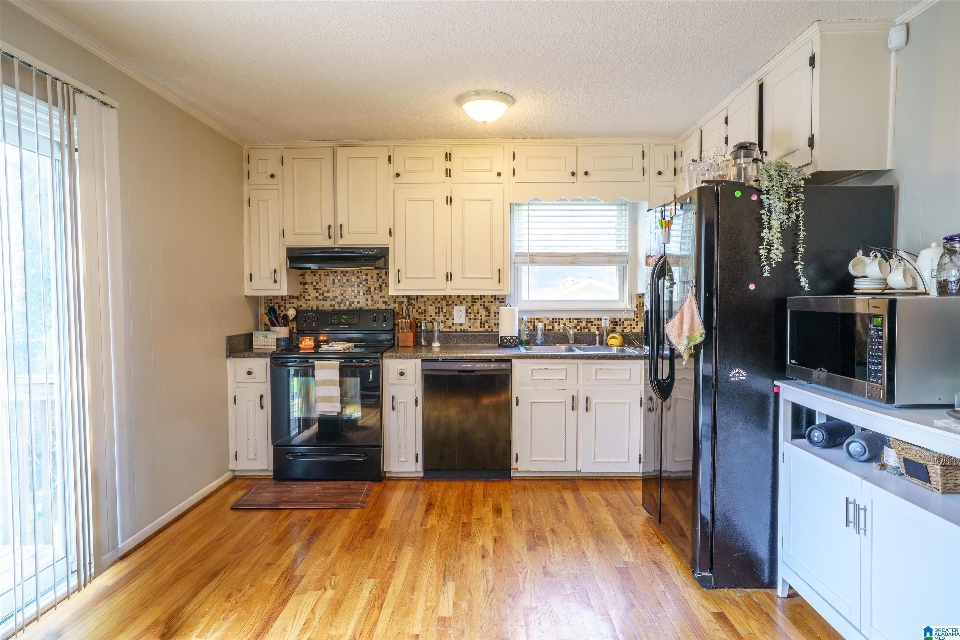 Photo 3 of Single family home for sale at 2105 5th Place NE, Center Point, AL 35215 | MLS# 21447606 | Listing updated on 2026-09-16