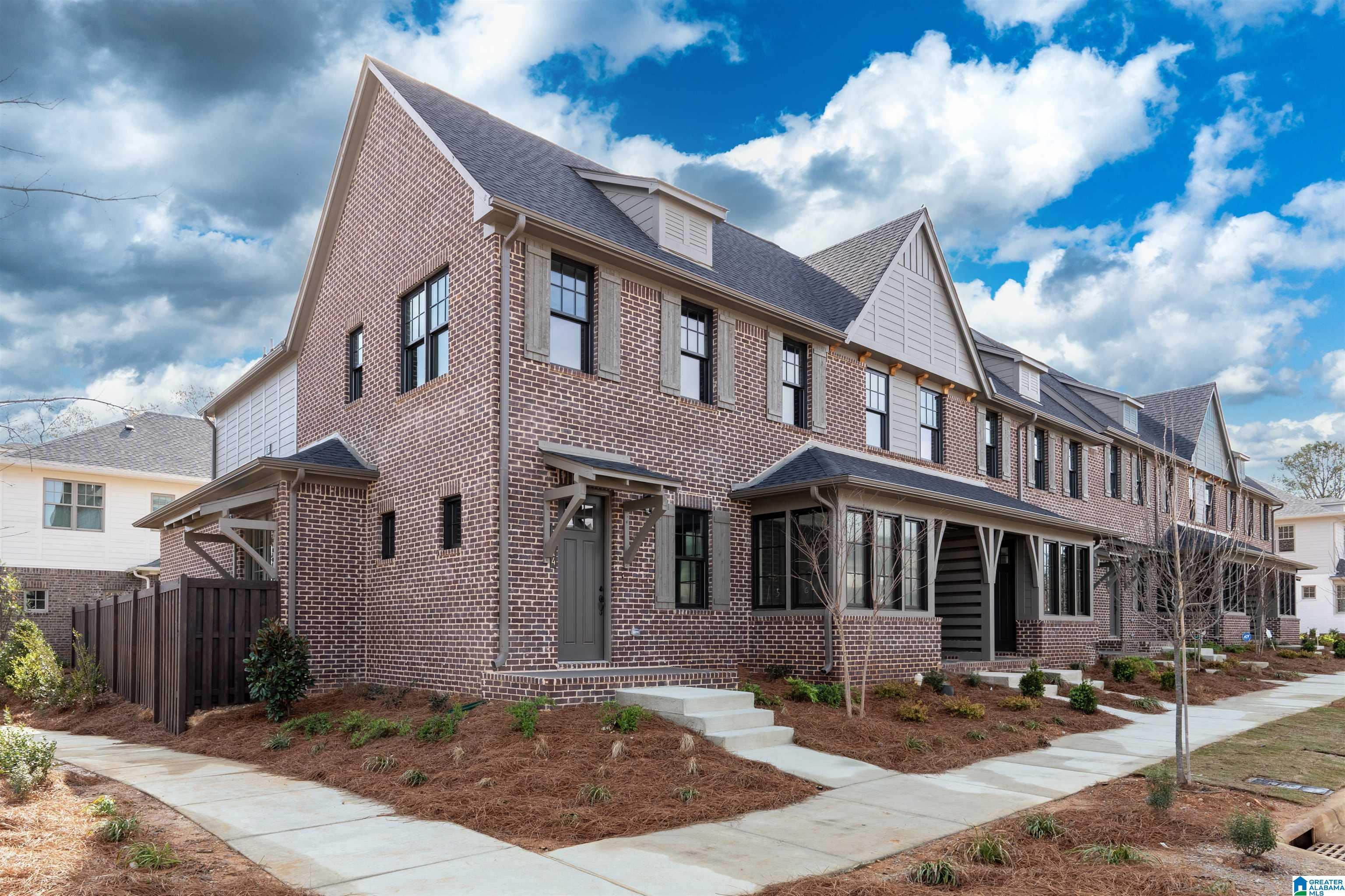 1214 Windsor Square