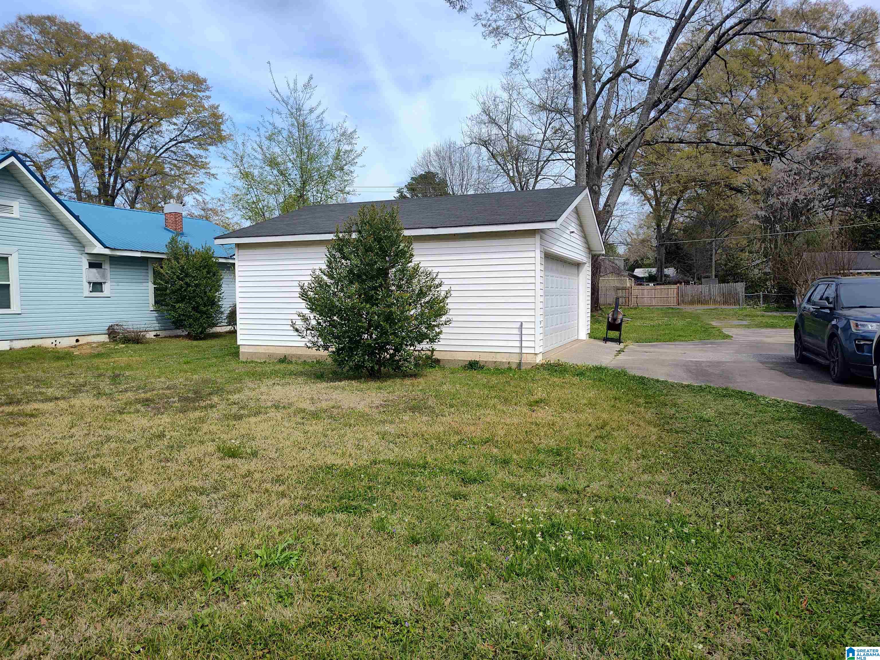 Homes for sale in Sylacauga, AL | 406 Broadway Avenue, Sylacauga, AL 35150 | MLS# 21447622