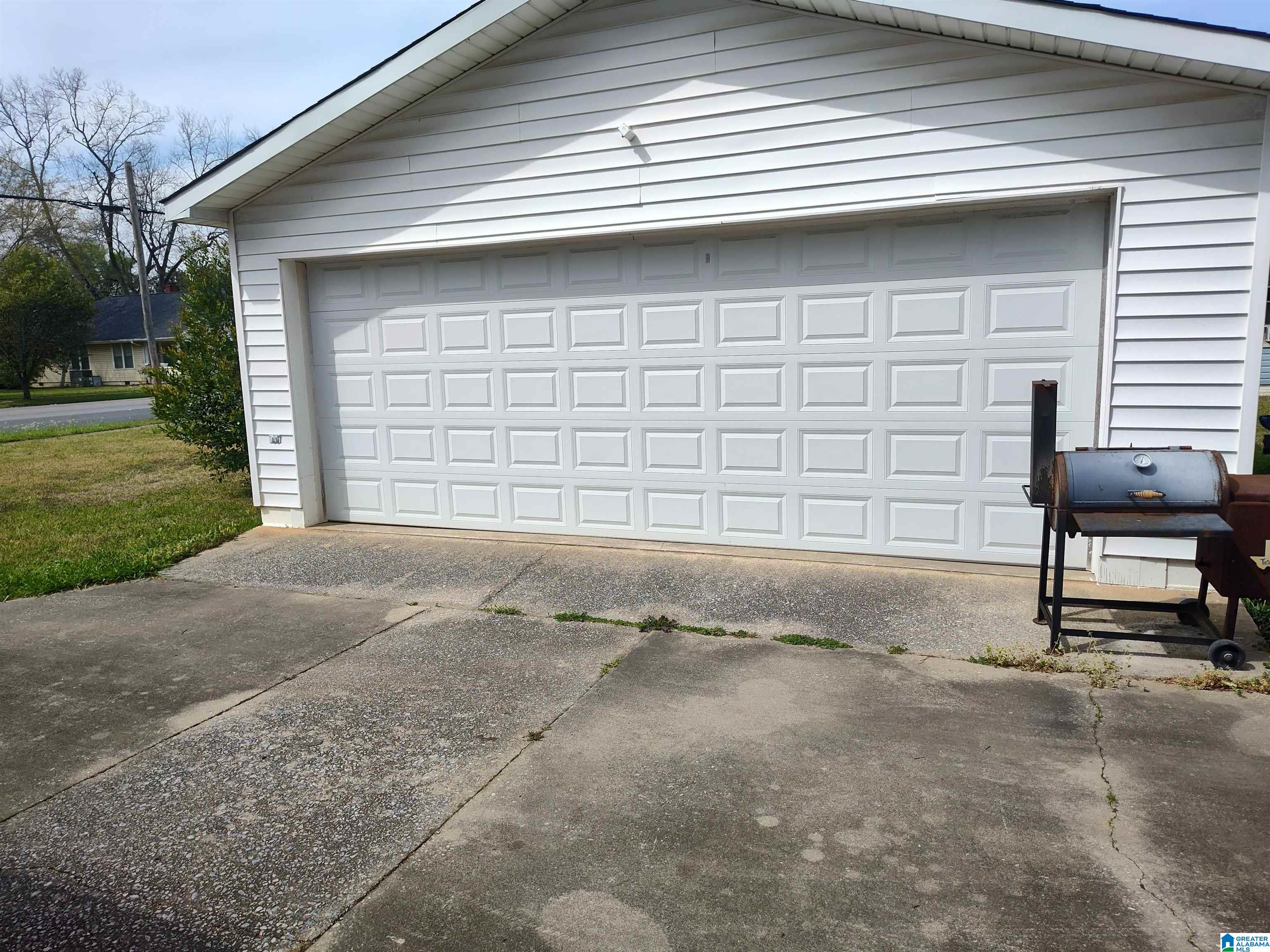 Homes for sale in Sylacauga, AL | 406 Broadway Avenue, Sylacauga, AL 35150 | MLS# 21447622