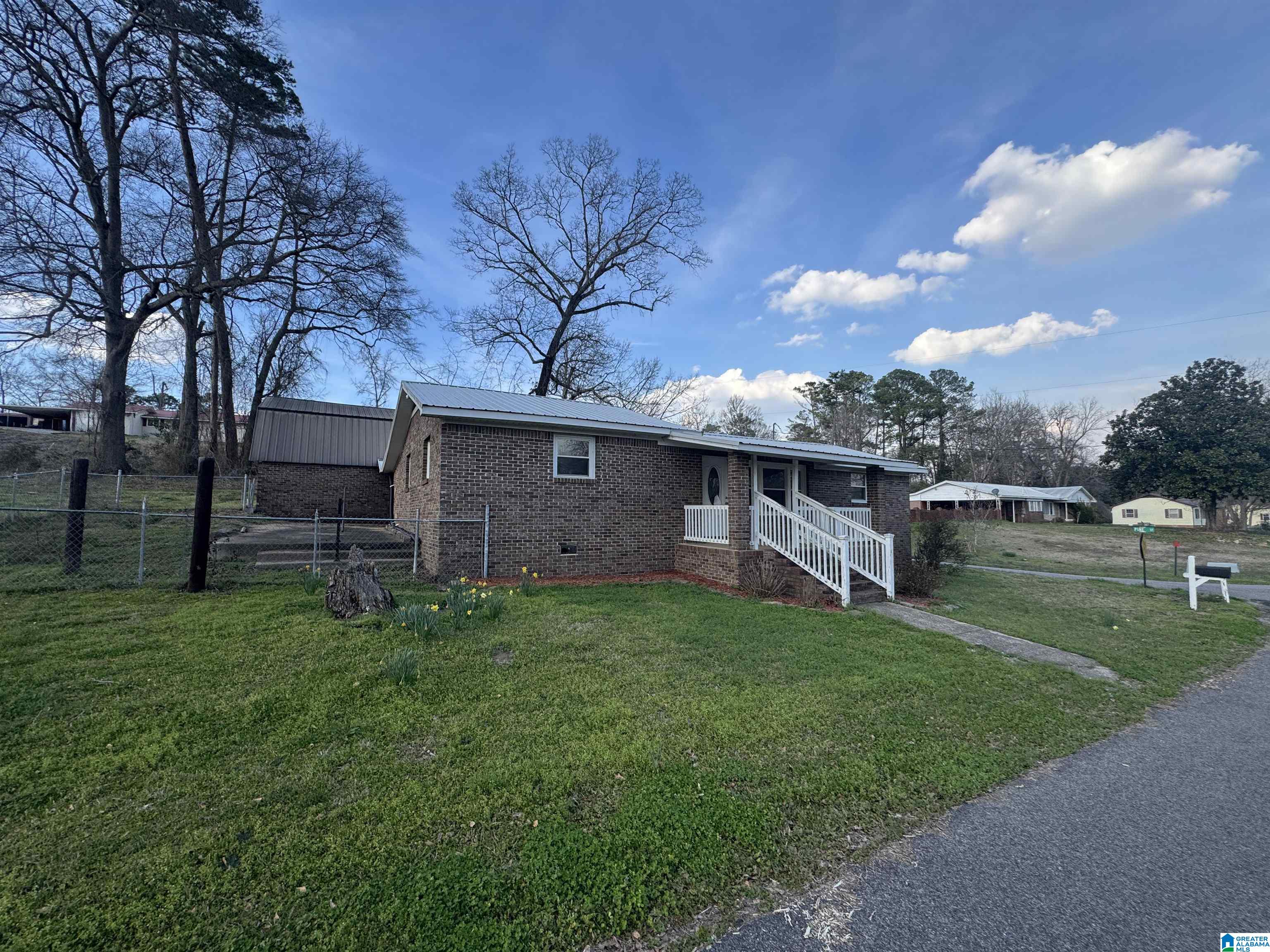 Homes for sale in Ragland, AL | 124 Sunset Dr, Ragland, AL 35131 | MLS# 21447639