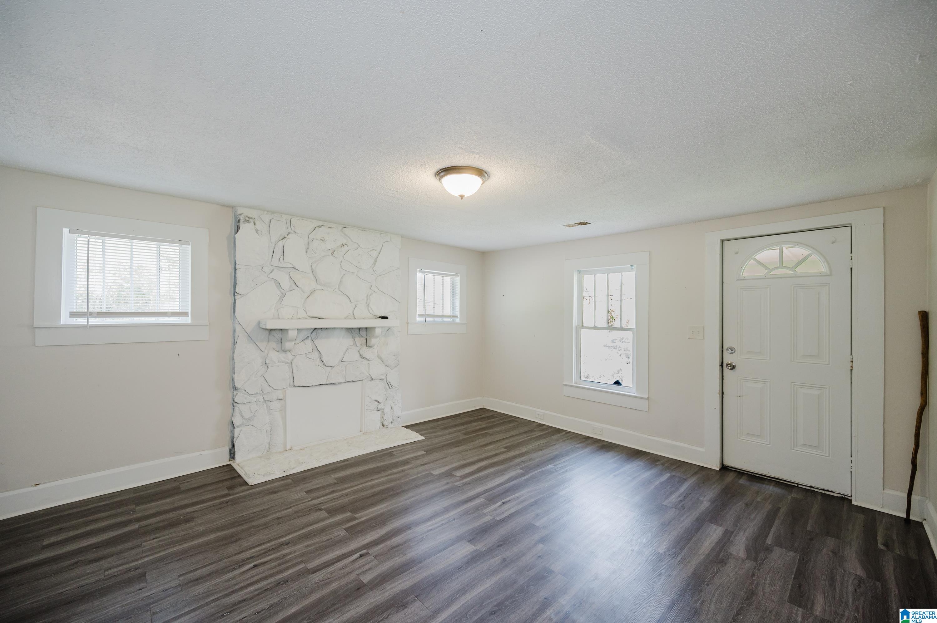 Photo 3 of Single family home for sale at 6238 Warrior River Rd, Bessemer, AL 35023 | MLS# 21447662 | Listing updated on 2026-04-29