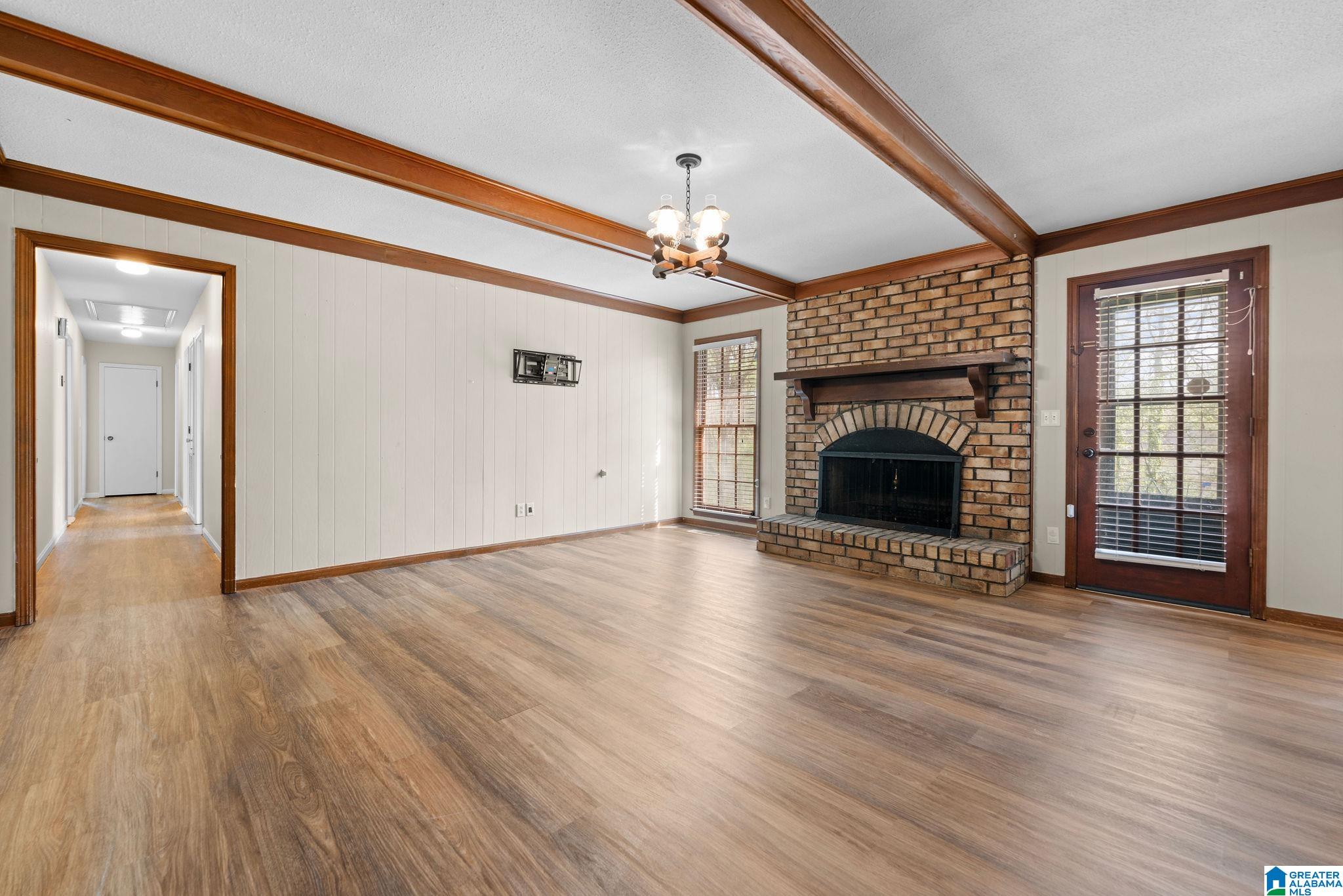 Photo 3 of Sale Pending at 2723 Juniper Ln, Tuscaloosa, AL 35404 | MLS# 21447686 | Listing updated on 2026-04-29