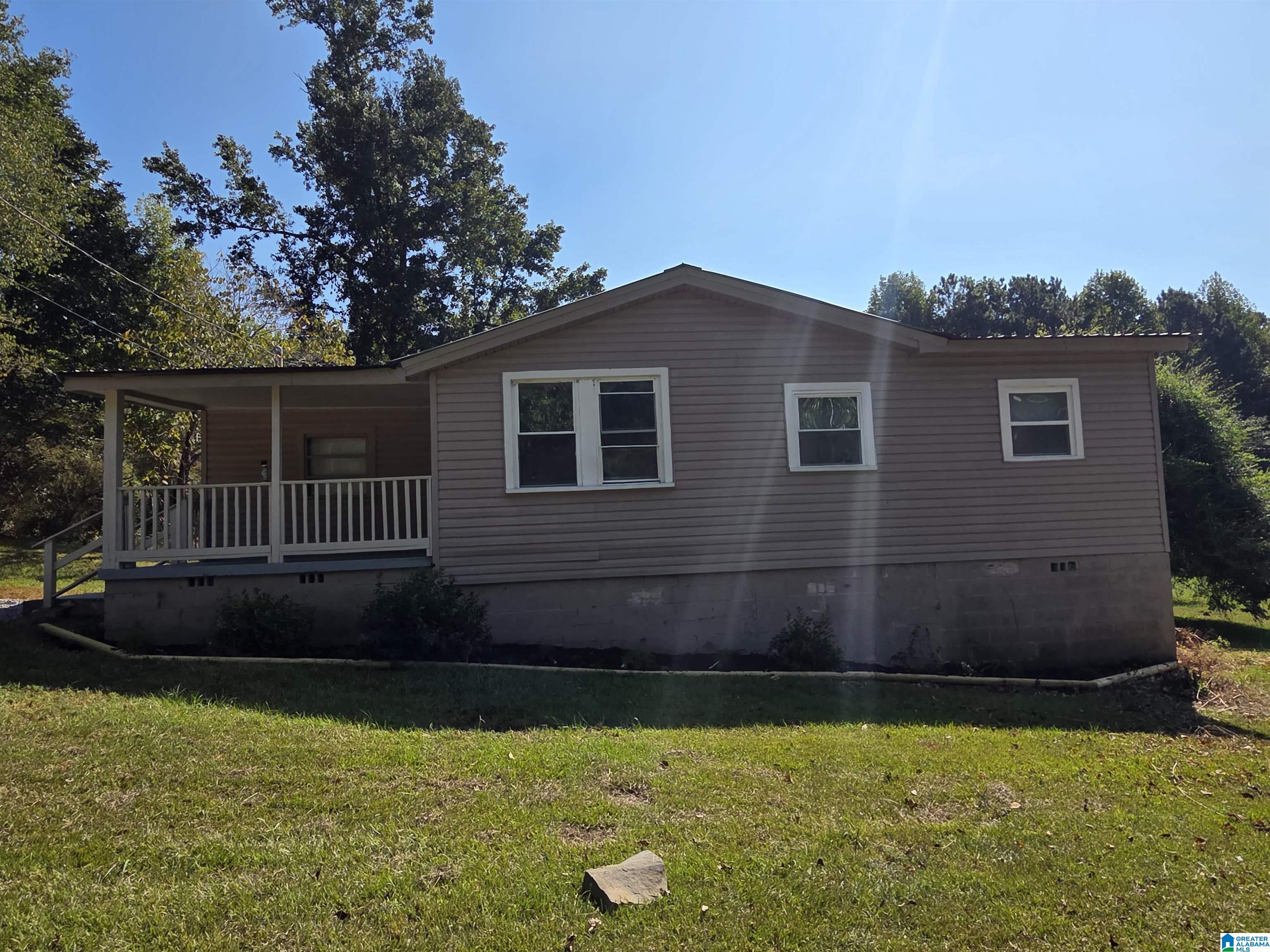 862 HILLVIEW DRIVE