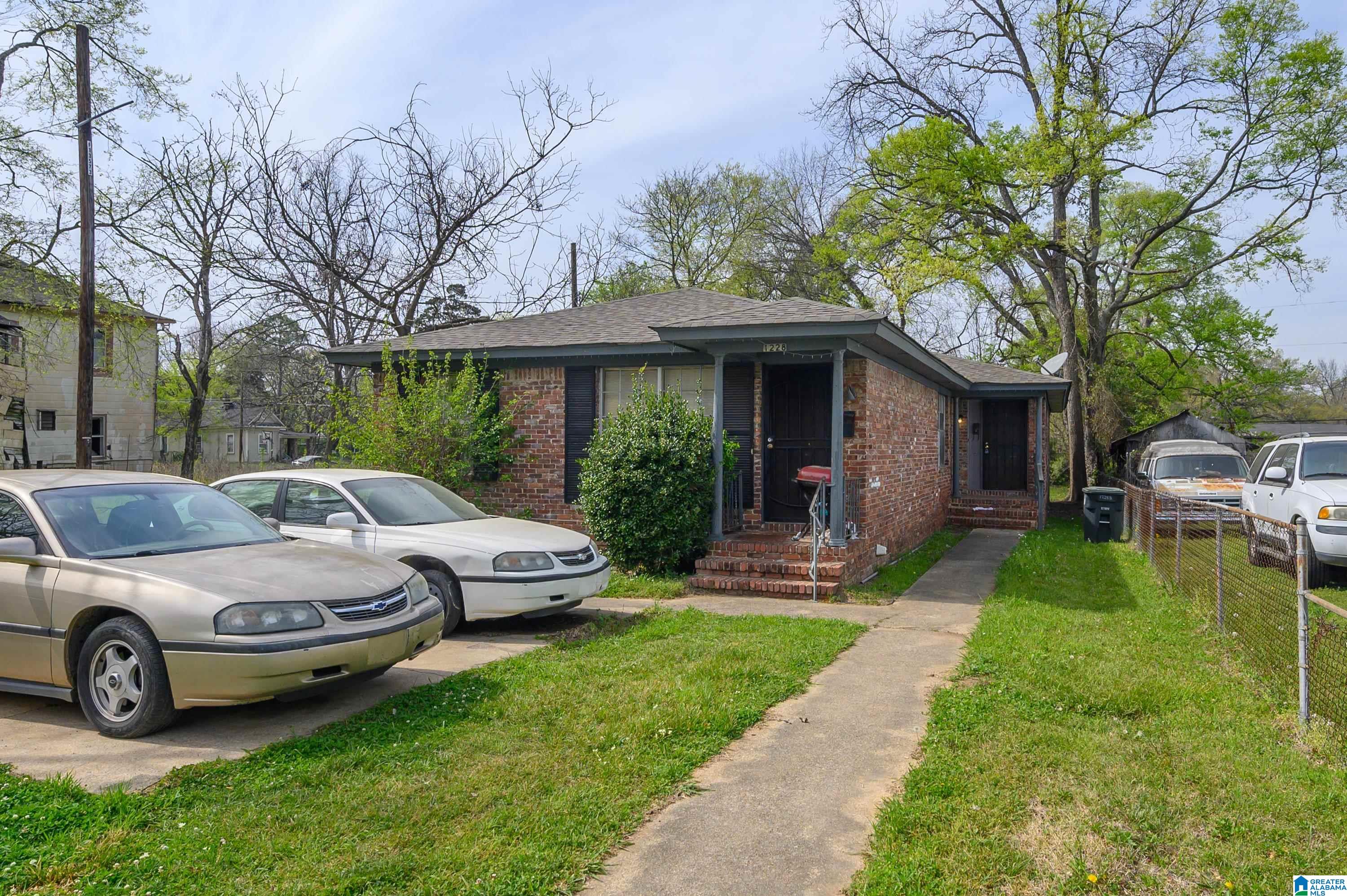Homes for sale in Birmingham, AL | 1228 Fulton Avenue Sw, Birmingham, AL 35211 | MLS# 21447761