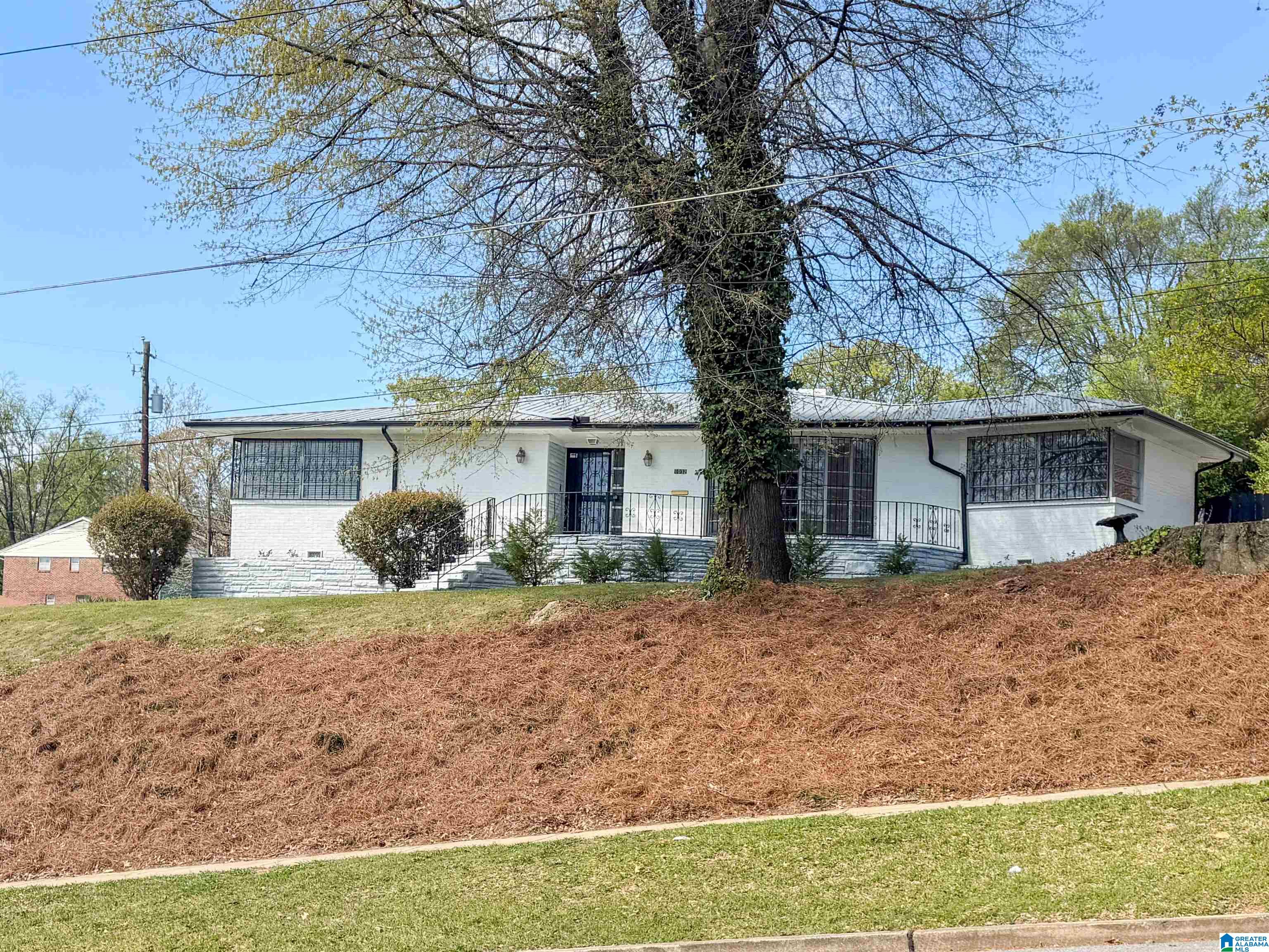 Homes for sale in Birmingham, AL | 1032 Center Street N, Birmingham, AL 35204 | MLS# 21447779