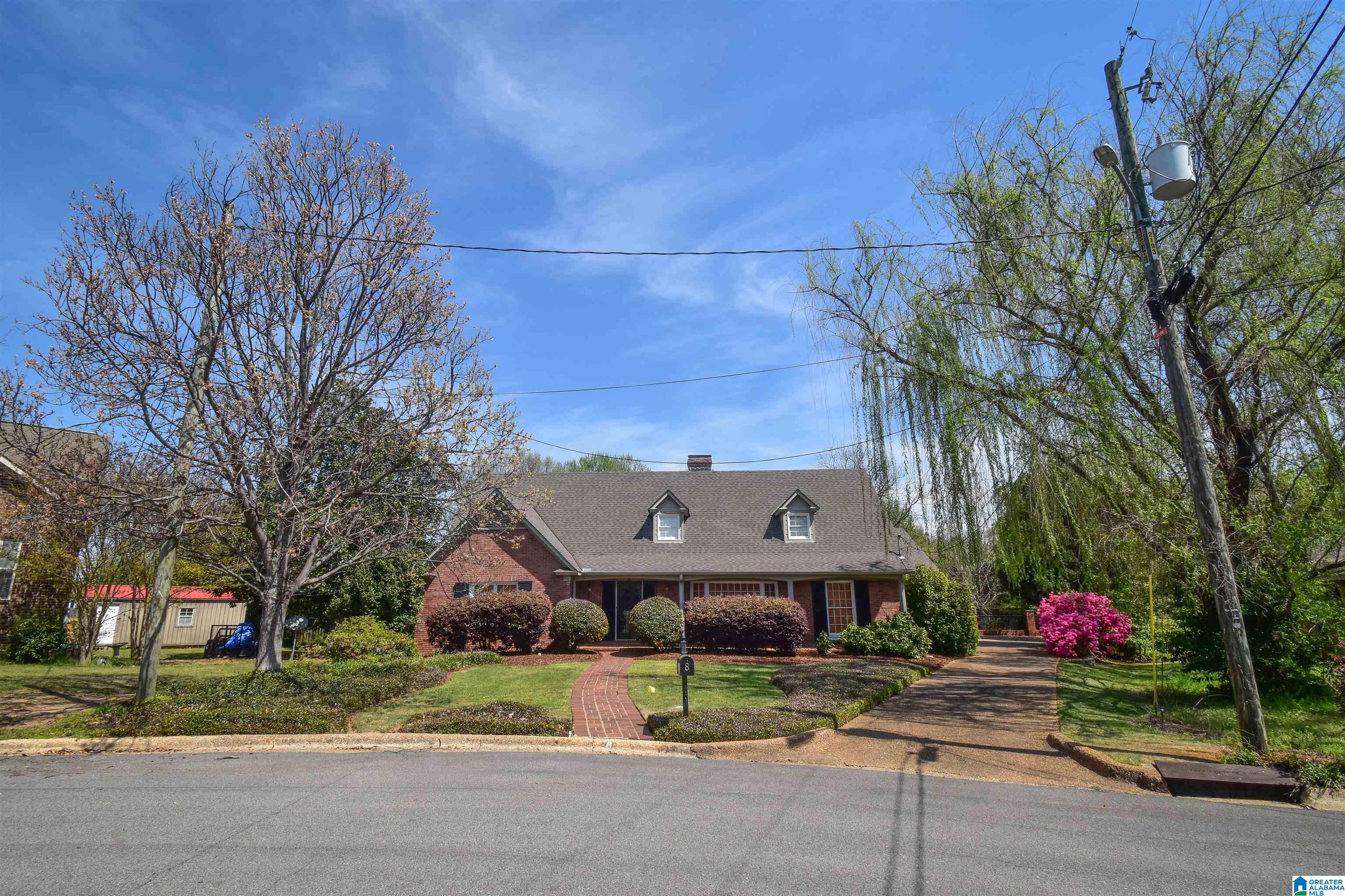 Welcome to 8 Terriwood Drive! This inviting 5-bedroom, 3-bath home is tucked away on a quiet dead-end street and offers plenty of space for living and entertaining. With two bedrooms on the main level, the layout provides both comfort and functionality. Ideally located just minutes from the University of Alabama, downtown Tuscaloosa, and great restaurants and shopping—this home offers peaceful living with unbeatable convenience!