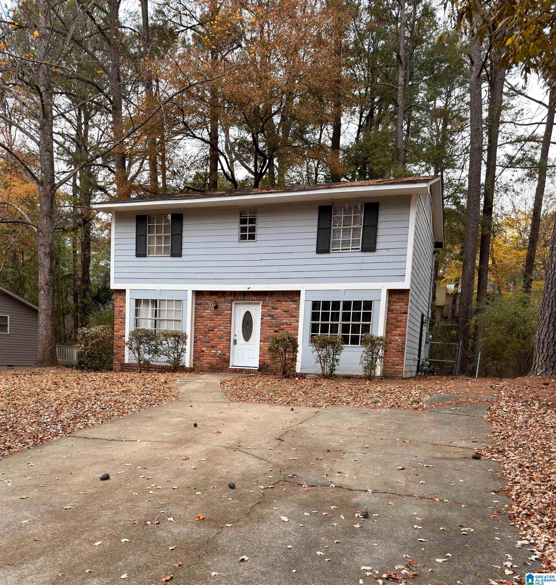 Photo 1 of Single family home for sale at 5210 Paramont Dr, Irondale, AL 35210 | MLS# 21447829 | Listing updated on 2026-03-27