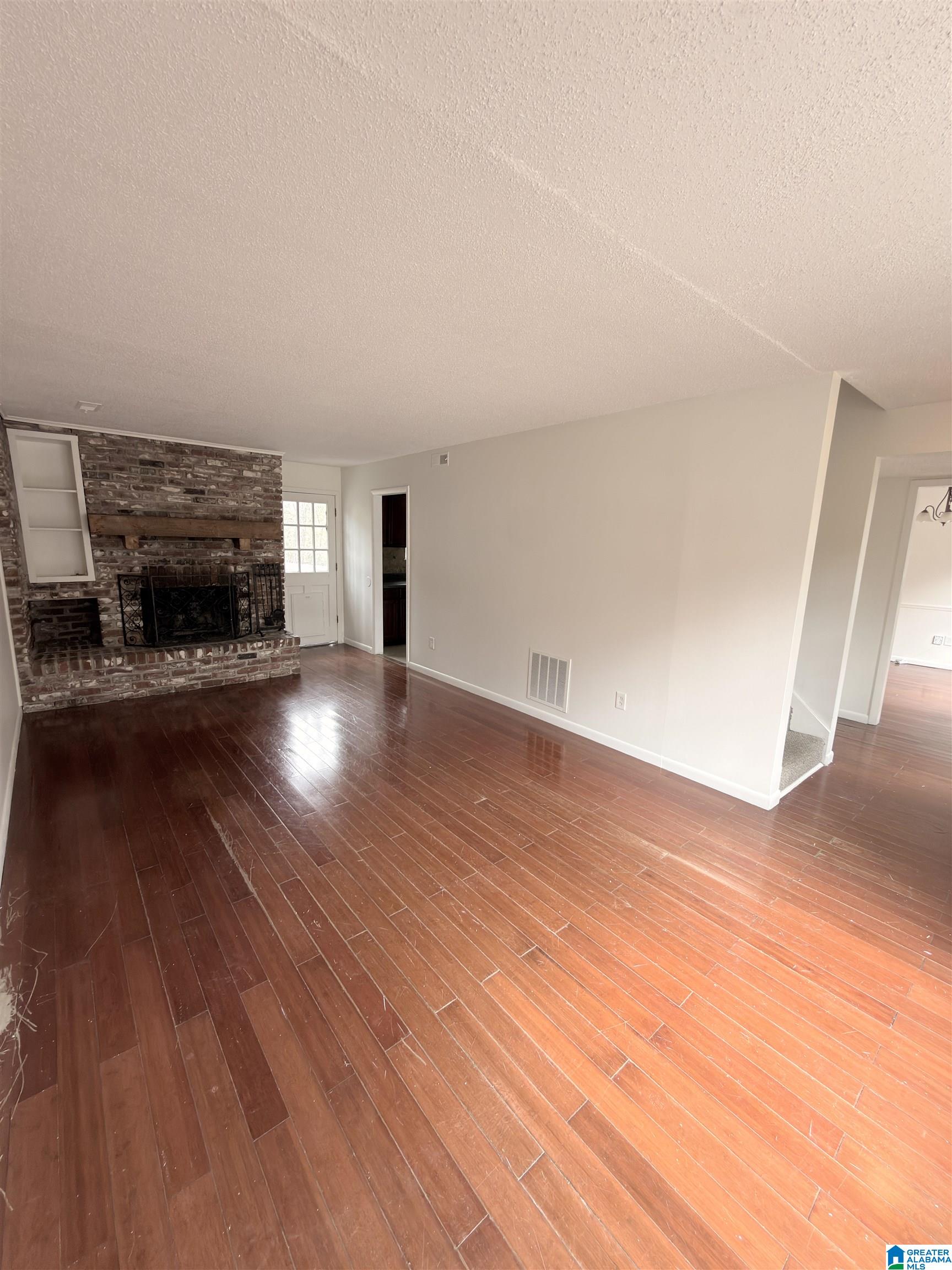 Photo 3 of Single family home for sale at 5210 Paramont Dr, Irondale, AL 35210 | MLS# 21447829 | Listing updated on 2026-03-27