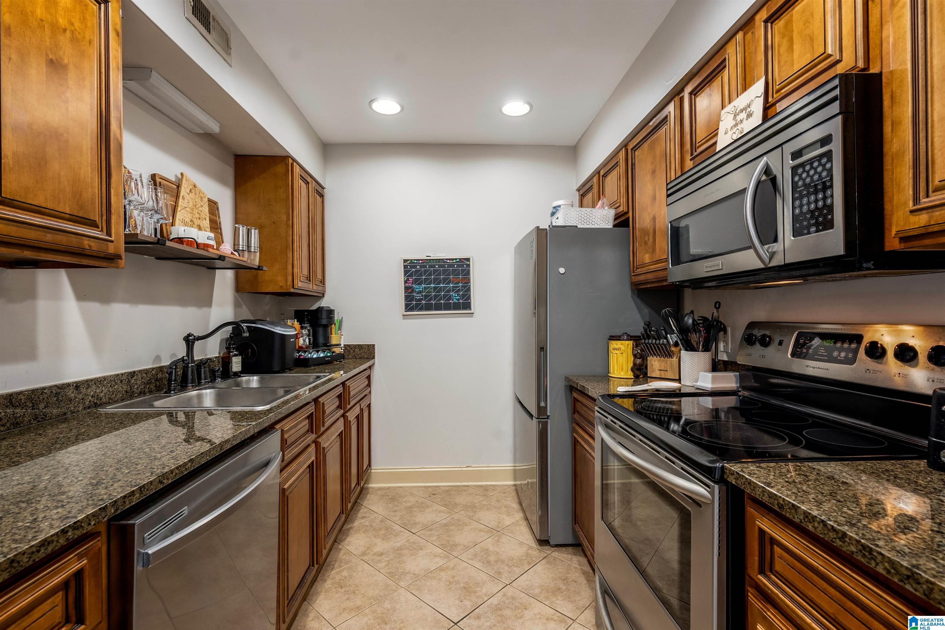 Homes for sale in Tuscaloosa, AL | 210 15Th Street #28, Tuscaloosa, AL 35401 | MLS# 21447901
