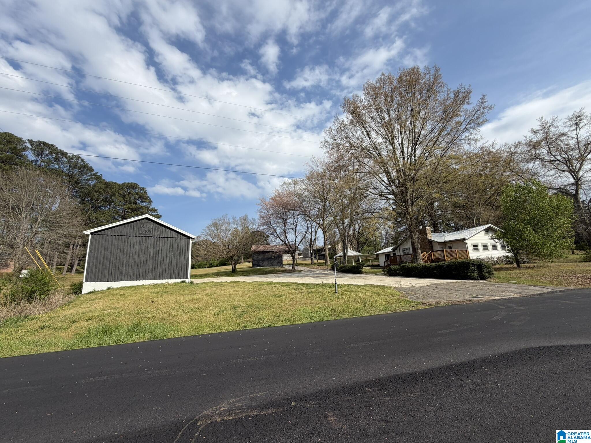 Single Family Residence at 3708 Old Bradford Trafford Rd, Warrior, AL 35180 | MLS# 21447913 |  | Sold on 2026-06-10