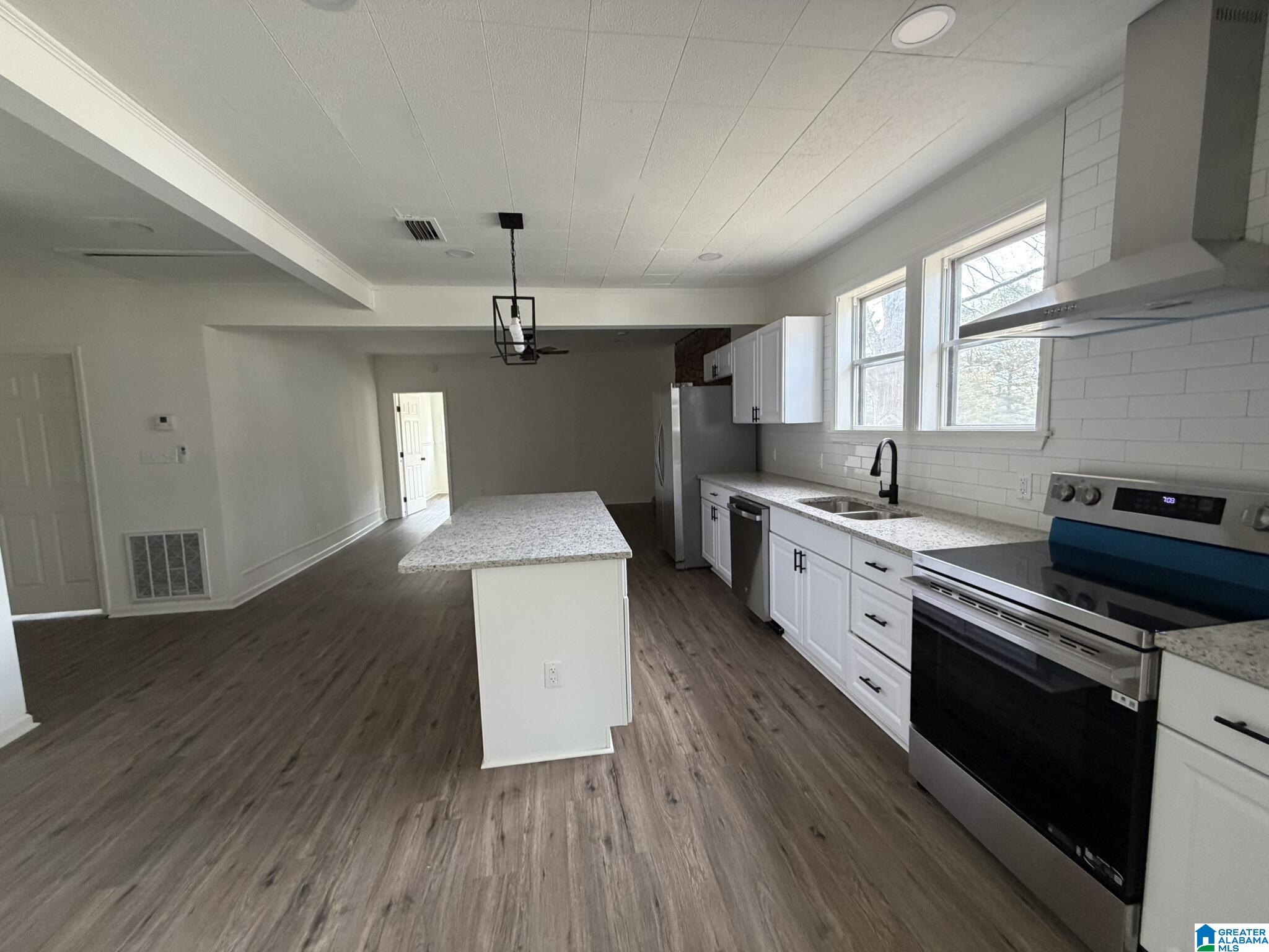Photo 4 of Single Family Residence at 3708 Old Bradford Trafford Rd, Warrior, AL 35180 | MLS# 21447913 |  | Sold on 2026-06-10