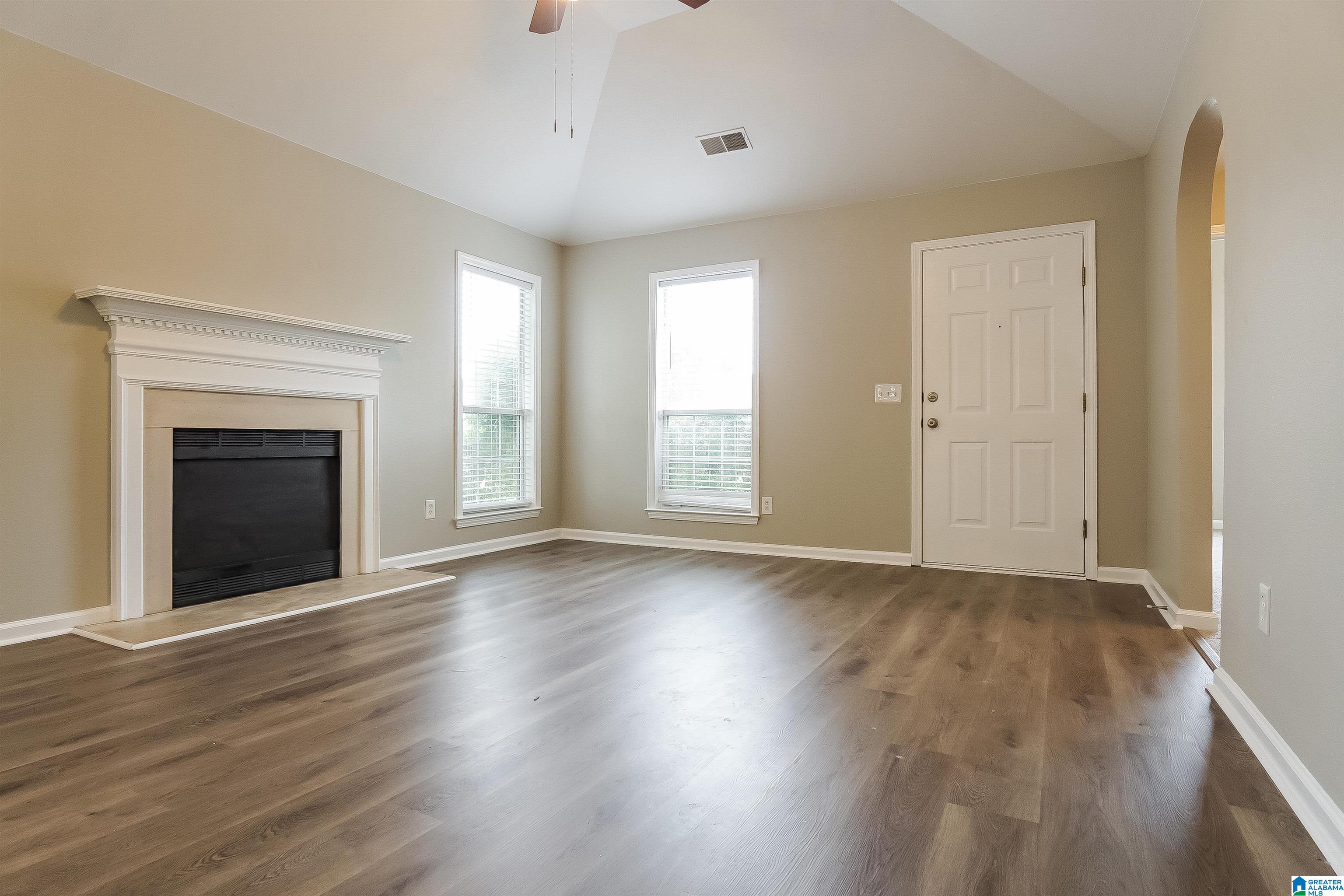 Photo 2 of Single family home for sale at 107 Flagstone Ln, Calera, AL 35040 | MLS# 21447945 | Listing updated on 2026-09-10