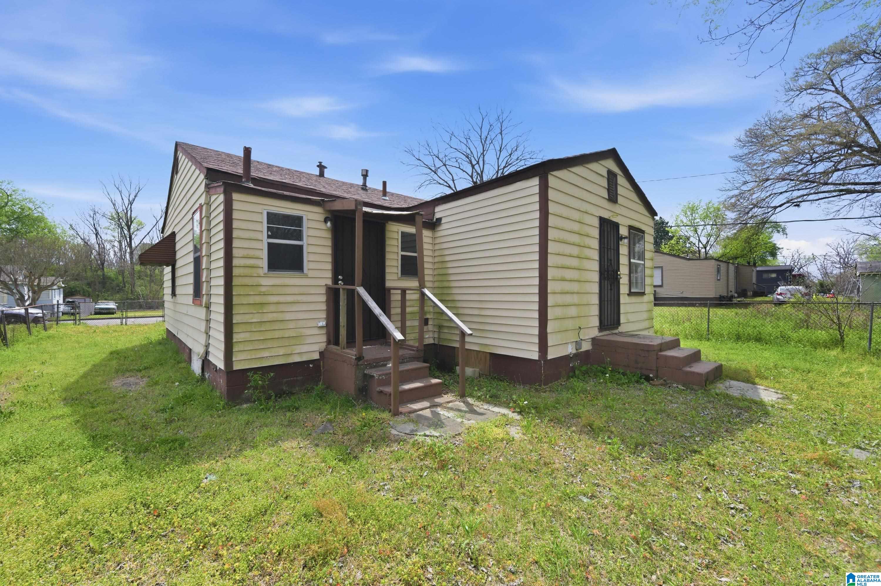 Photo 2 of Single family home for sale at 450 4th Street, Birmingham, AL 35204 | MLS# 21448036 | Listing updated on 2026-07-27