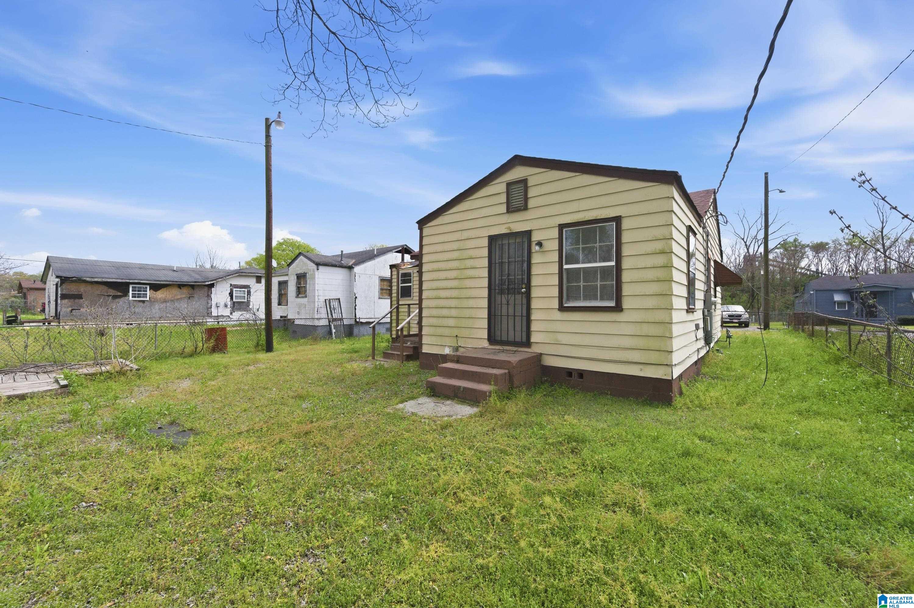 Photo 3 of Single family home for sale at 450 4th Street, Birmingham, AL 35204 | MLS# 21448036 | Listing updated on 2026-07-27