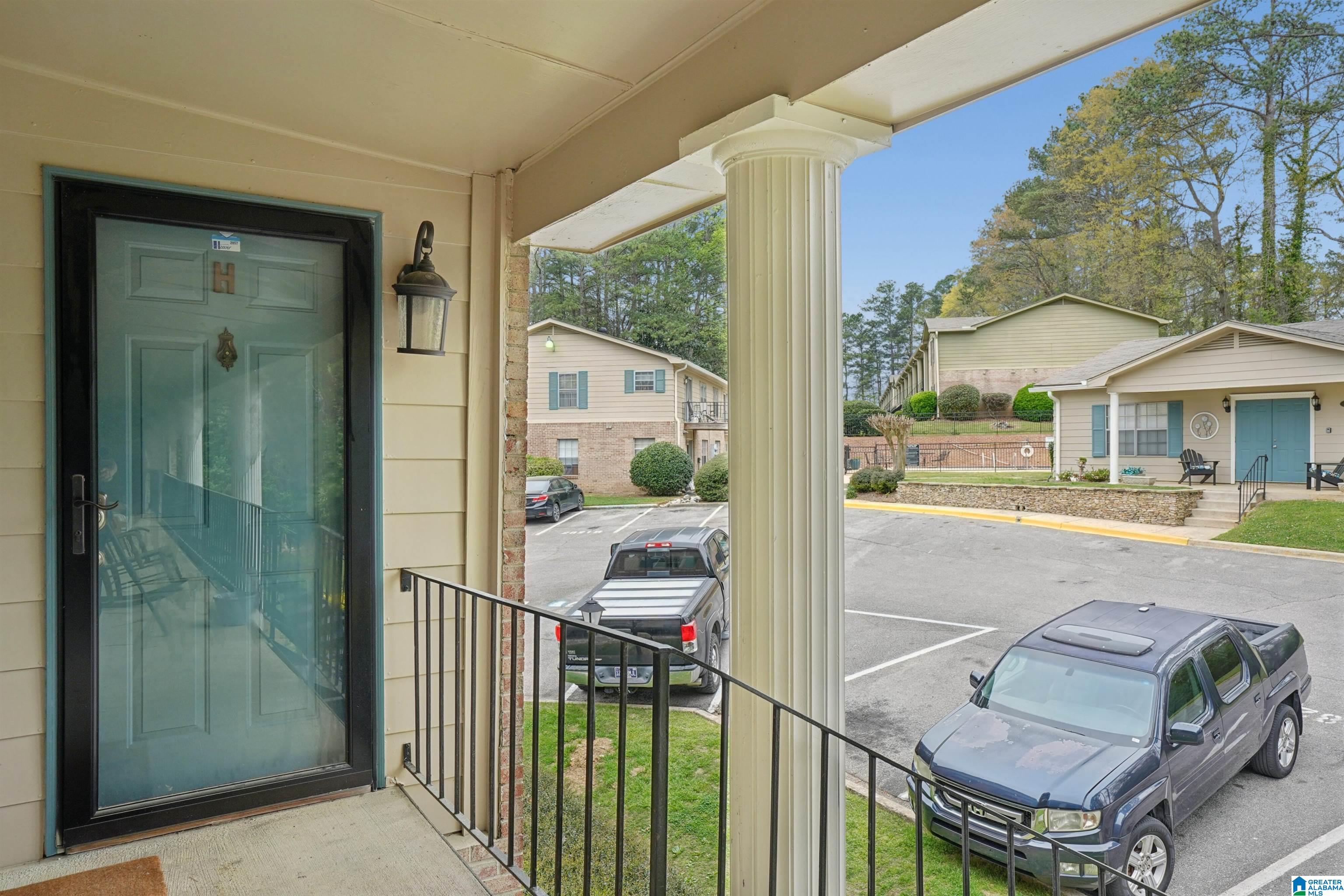 Homes for sale in Hoover, AL | 2827 Georgetown Dr #H, Hoover, AL 35216 | MLS# 21448058