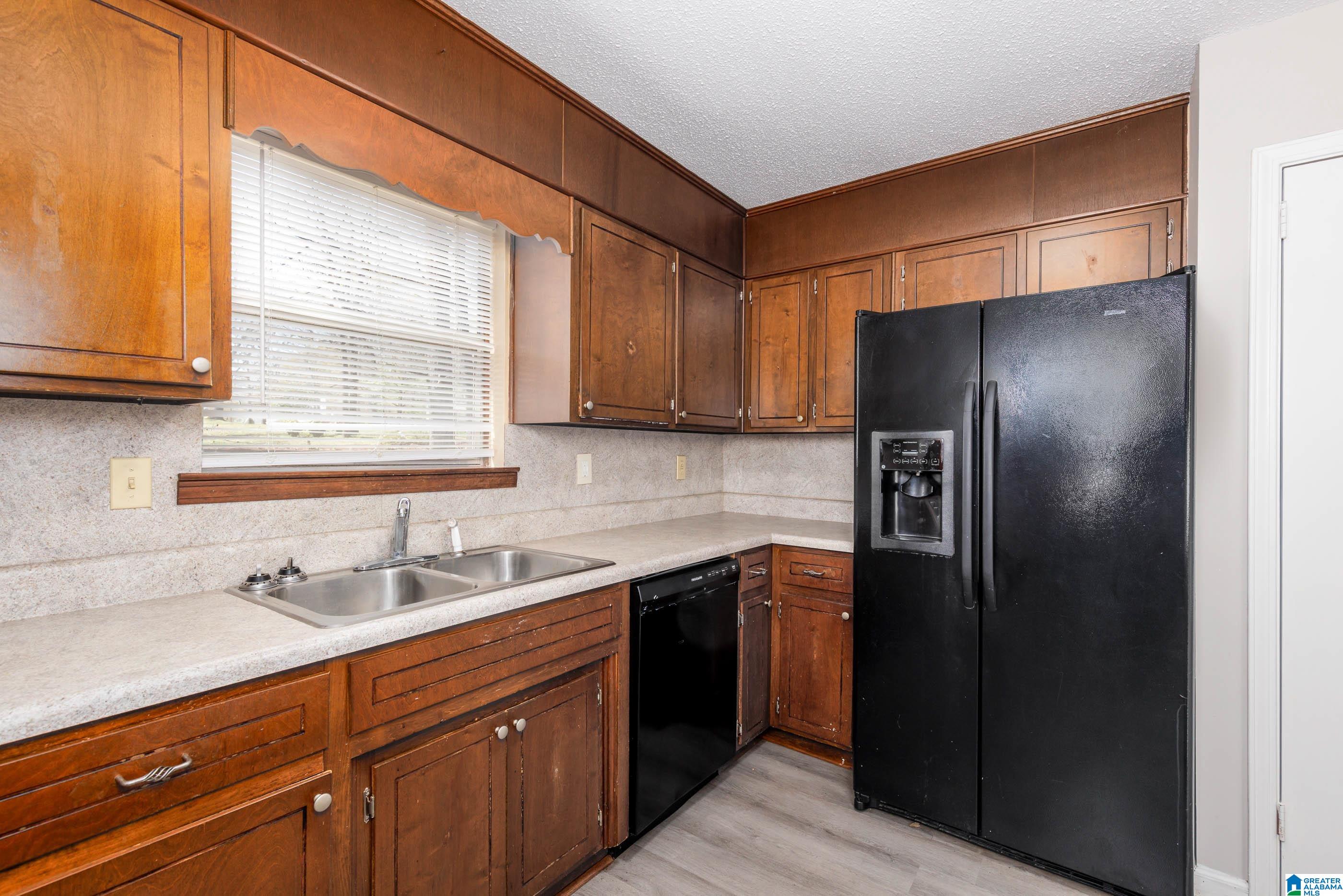 Photo 3 of Single family home for sale at 3211 Edenburg Dr, Bessemer, AL 35023 | MLS# 21448118 | Listing updated on 2026-07-22