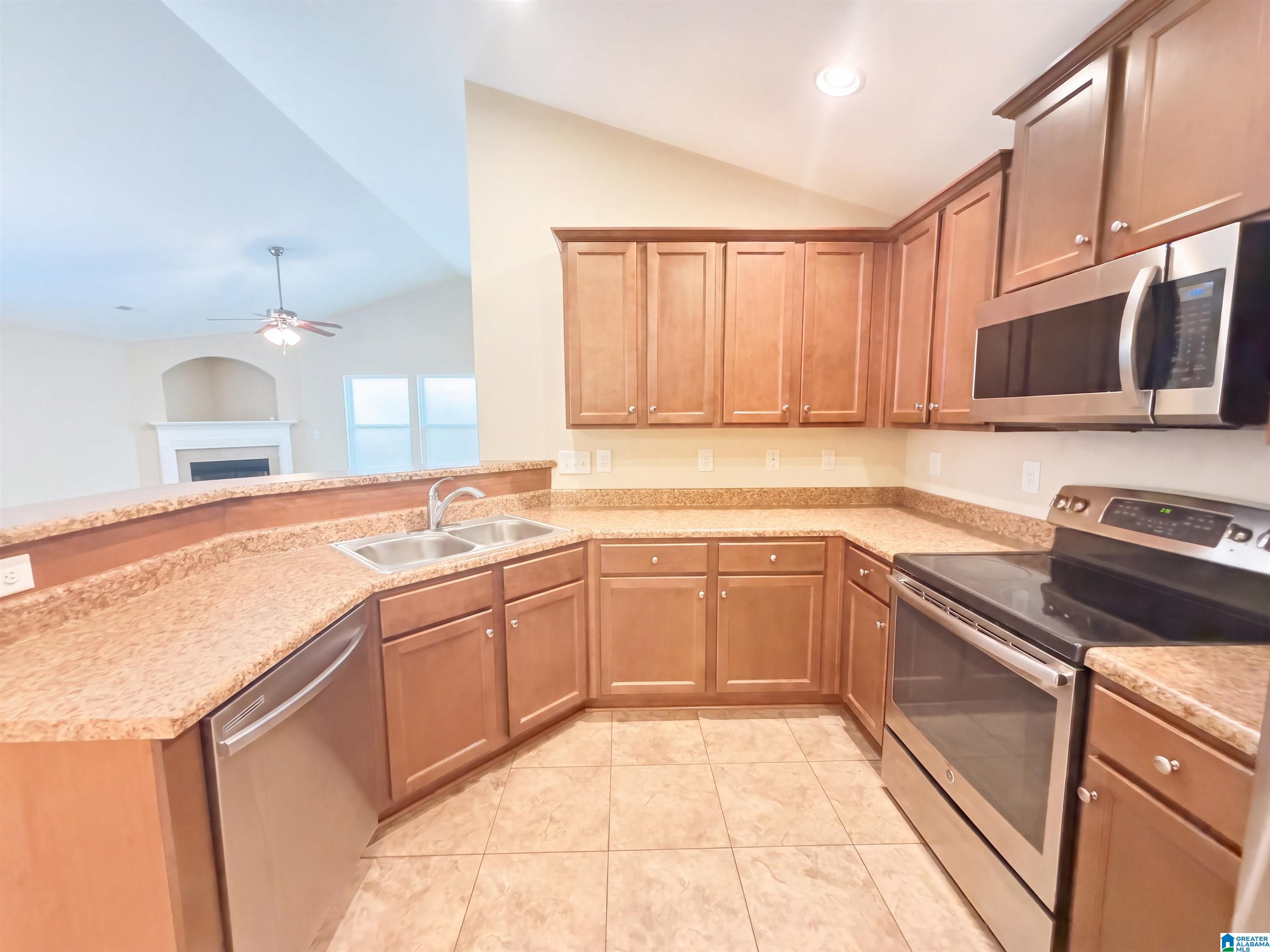 Photo 2 of Single family home for sale at 316 Vincent St, Alabaster, AL 35007 | MLS# 21448176 | Listing updated on 2026-09-25