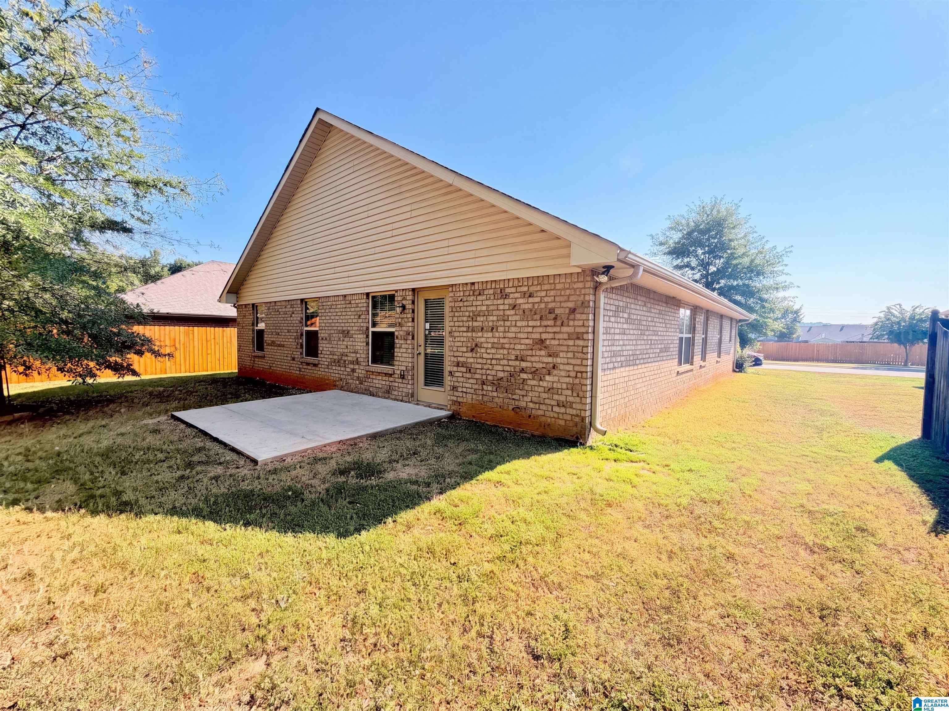 Photo 4 of Single family home for sale at 316 Vincent St, Alabaster, AL 35007 | MLS# 21448176 | Listing updated on 2026-09-25