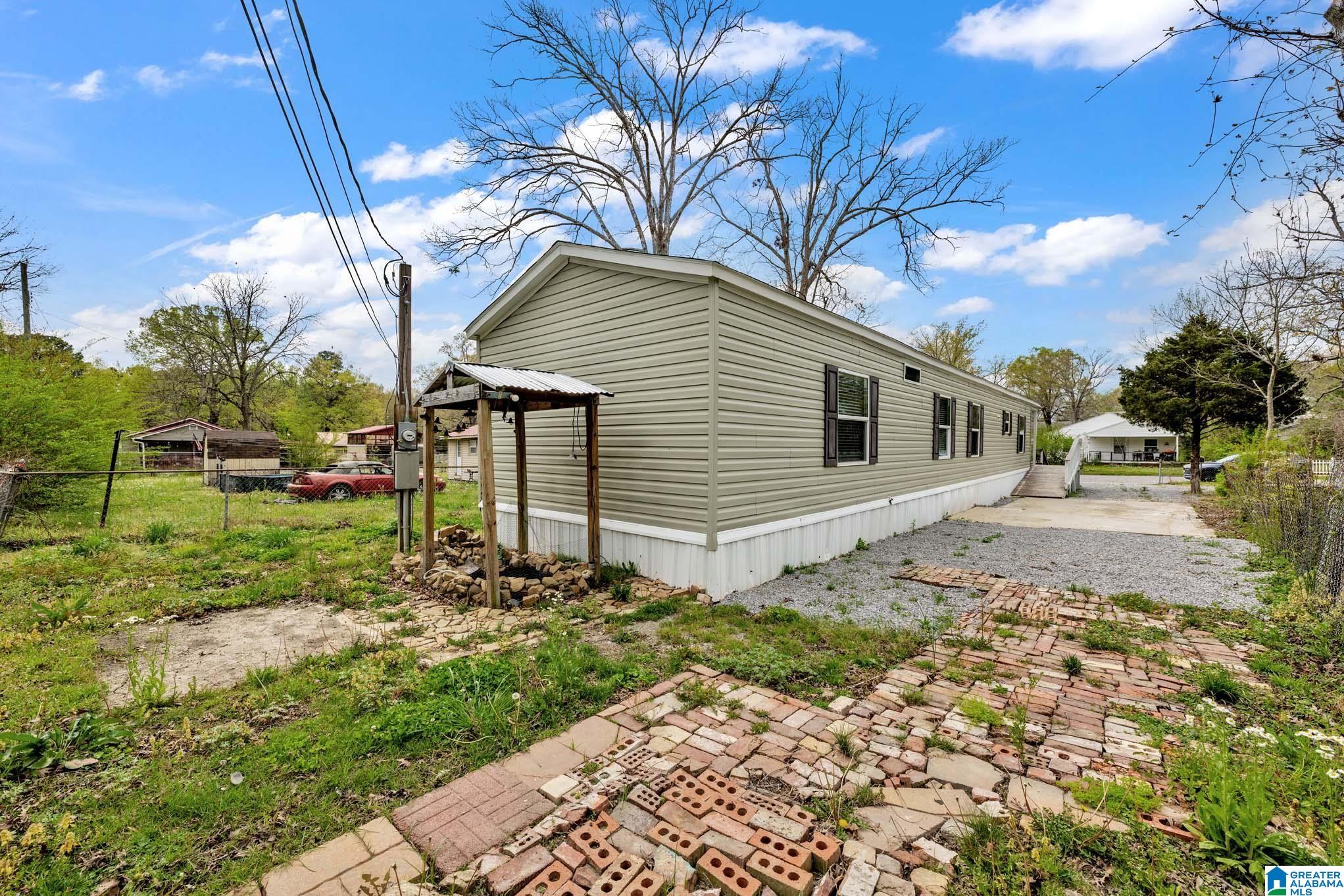 Homes for sale in Gadsden, AL | 418 Henderson Street, Gadsden, AL 35904 | MLS# 21448376