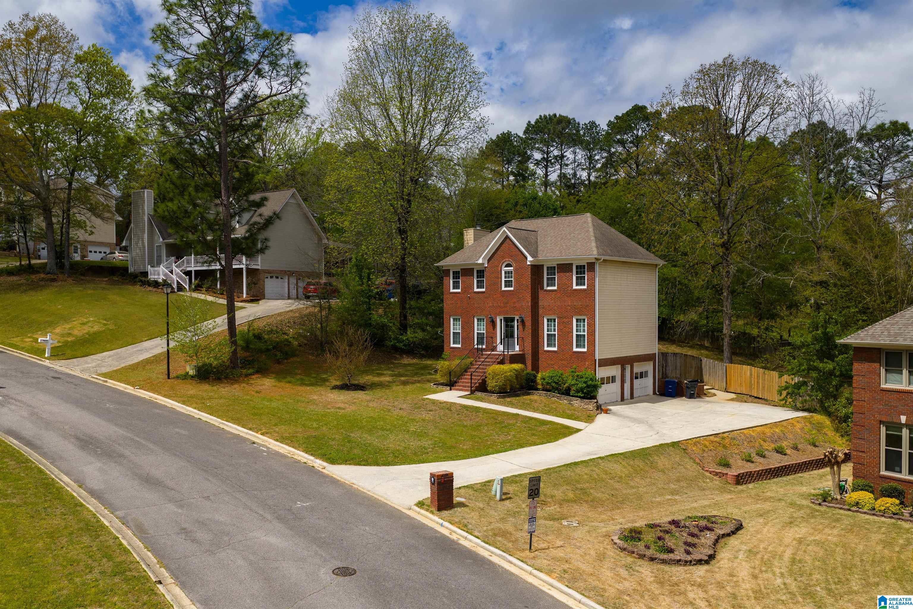Homes for sale in Helena, AL | 6040 Woodvale Road, Helena, AL 35080 | MLS# 21448405