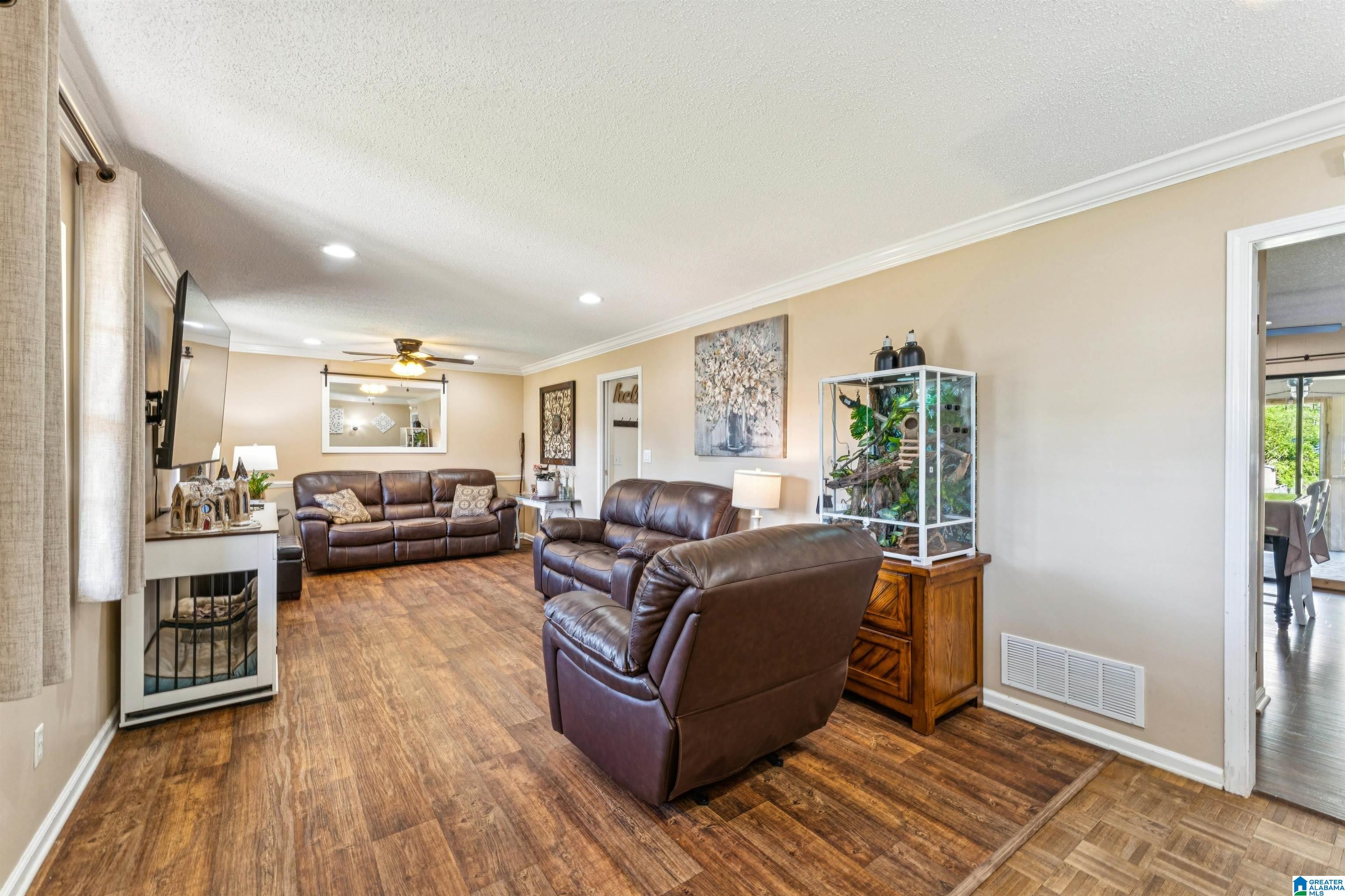 Photo 3 of Single family home for sale at 1066 Sunny Dell Ln, Bessemer, AL 35023 | MLS# 21448616 | Listing updated on 2026-08-24