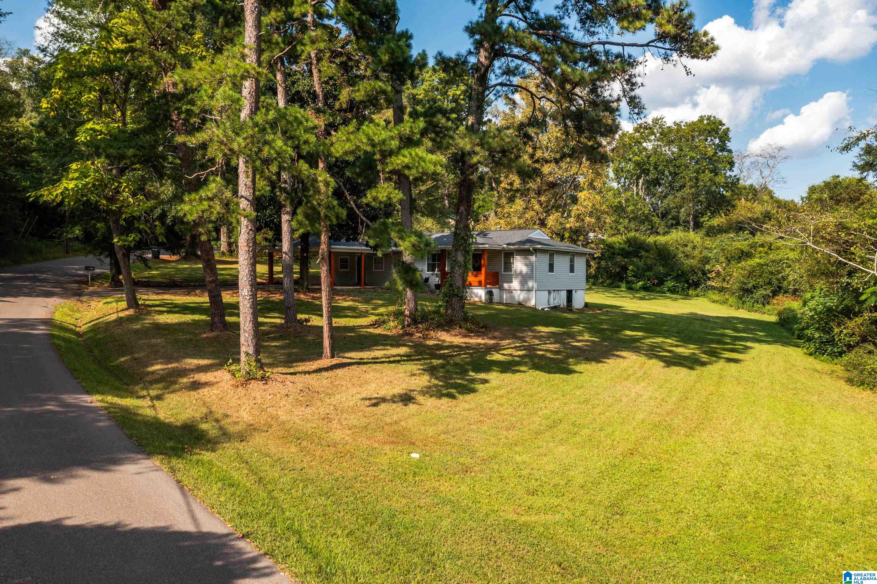 Photo 3 of Sale Pending at 3401 Batavia Ave, Irondale, AL 35210 | MLS# 21448737 | Listing updated on 2026-04-24
