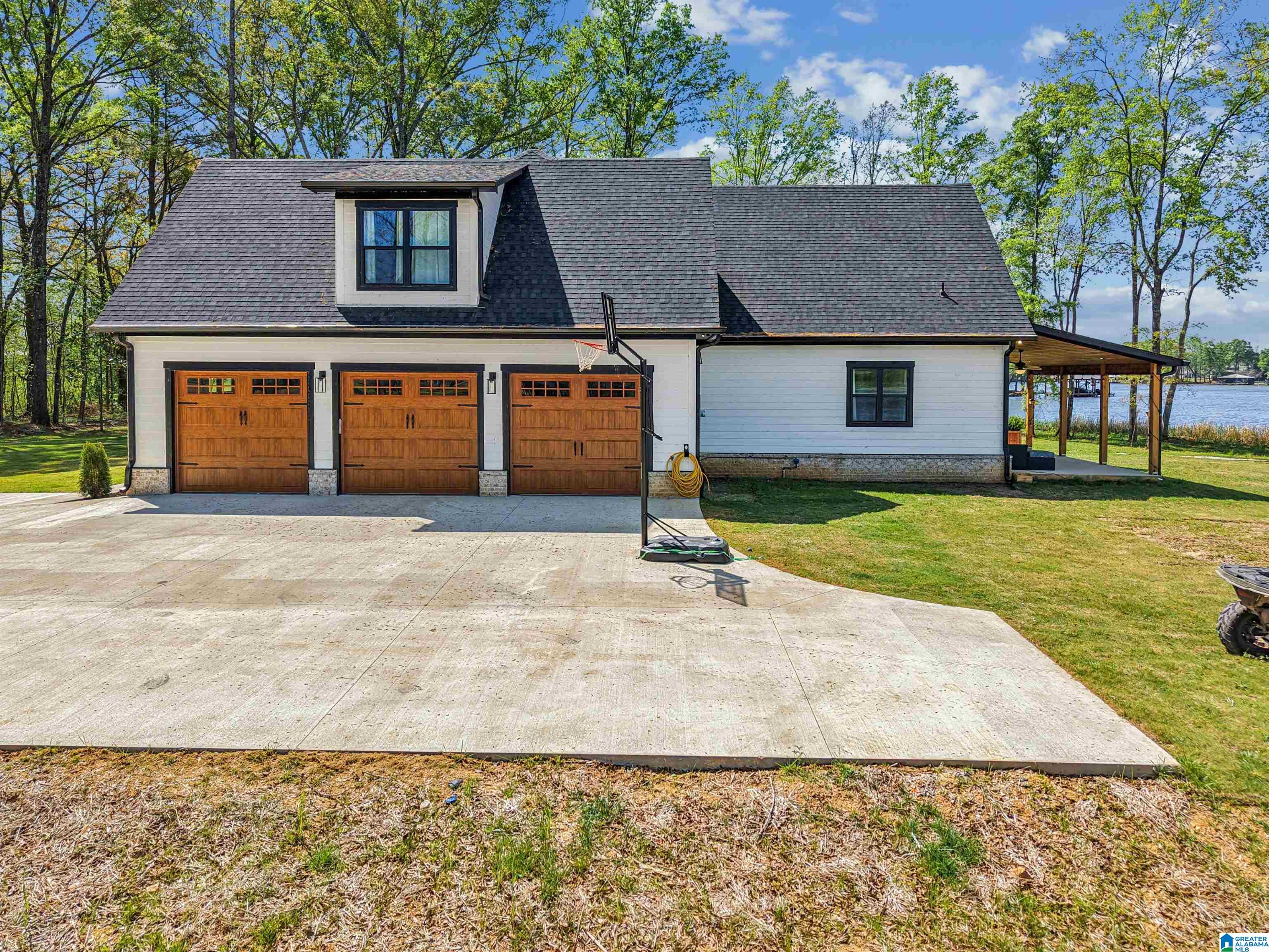 Homes for sale in Wilsonville, AL | 202 Lokey Dr, Wilsonville, AL 35186 | MLS# 21448748