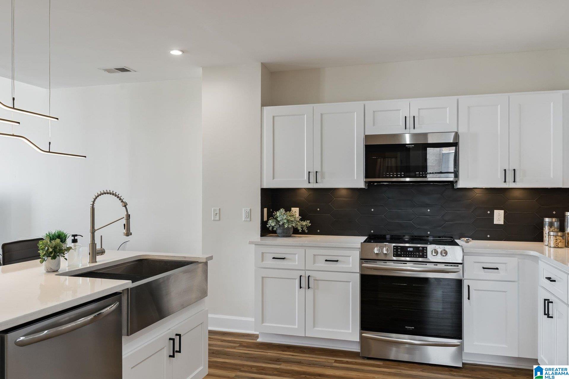 Photo 3 of Condo for sale at 2024 2nd Avenue N #704, Birmingham, AL 35203 | MLS# 21448882 | Listing updated on 2026-08-26