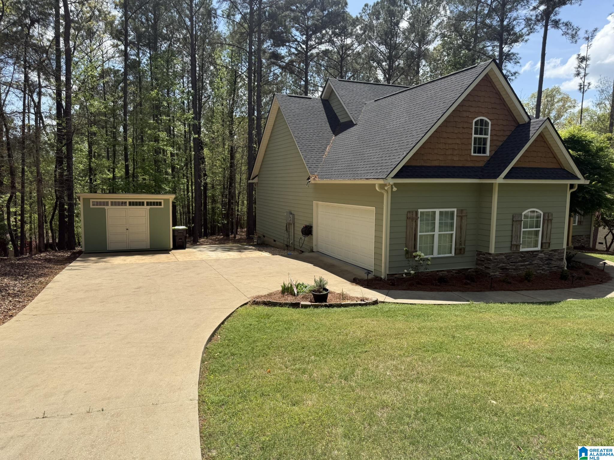 Homes for sale in Dadeville, AL | 156 Moonbrook Dr, Dadeville, AL 36853 | MLS# 21448967
