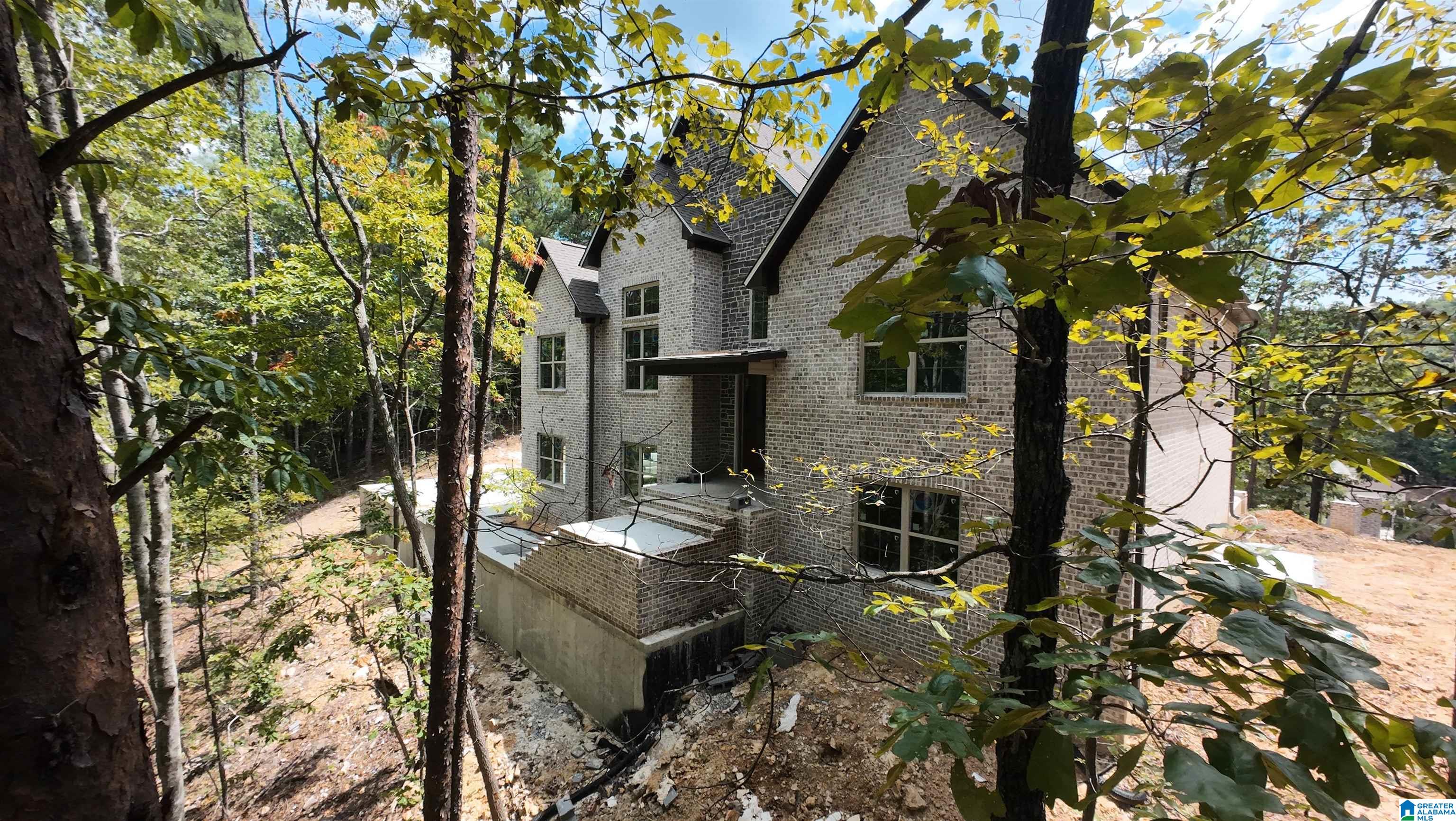 Photo 3 of Sale Pending at 2133 Grey Oaks Ter, Pelham, AL 35124 | MLS# 21449148 | Listing updated on 2026-09-25