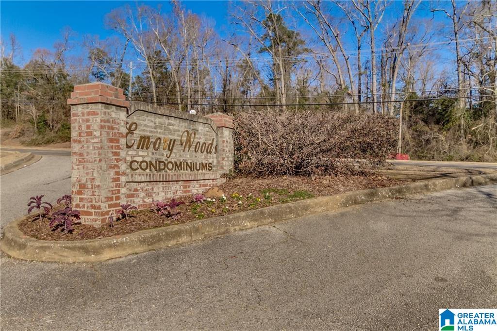 Homes for sale in Tuscaloosa, AL | 2515 Veterans Memorial Parkway #123, Tuscaloosa, AL 35404 | MLS# 21449293
