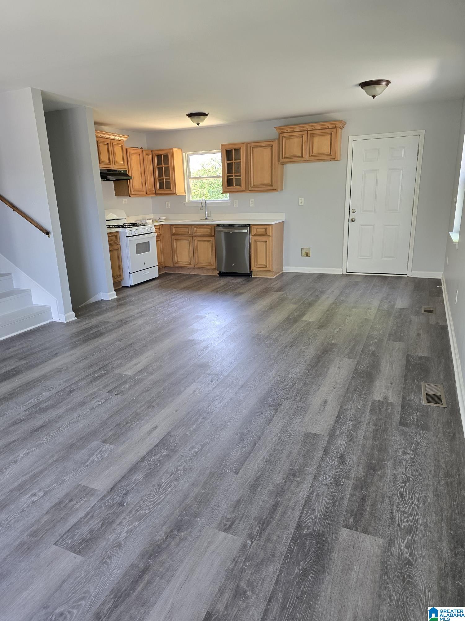 Photo 4 of Single family home for sale at 2806 Micmac Dr, Birmingham, AL 35215 | MLS# 21449330 | Listing updated on 2026-08-27