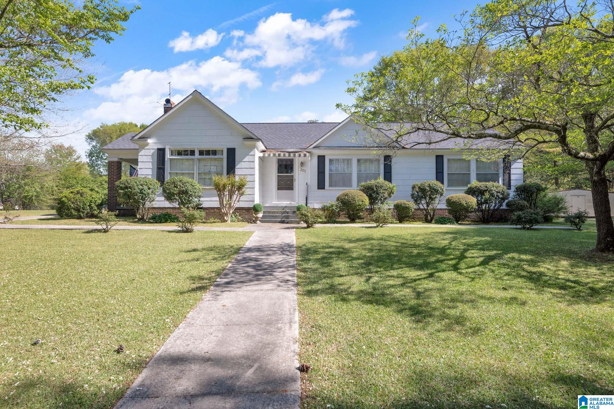 Homes for sale in Hanceville, AL | 301 Williams Avenue, Hanceville, AL 35077 | MLS# 21449503